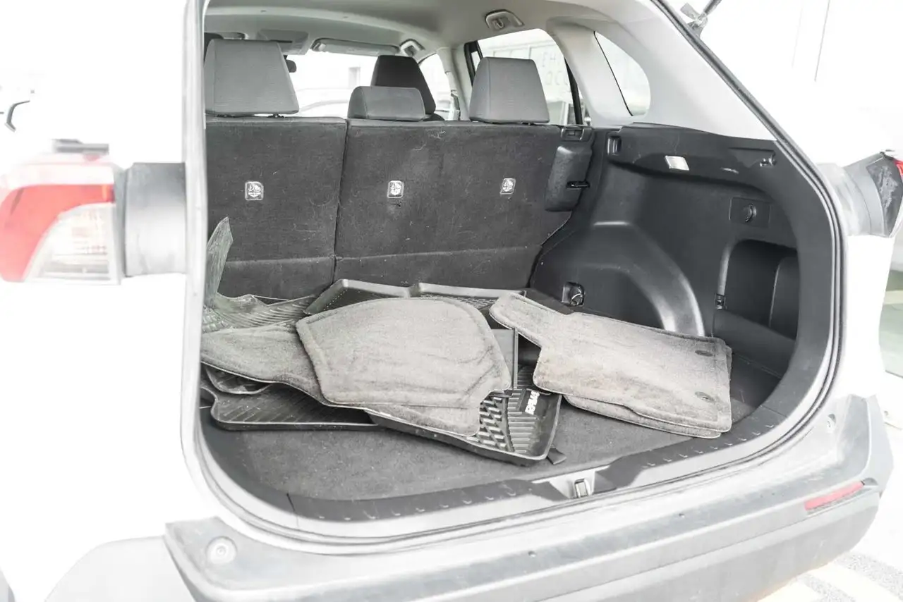 Toyota RAV 4 снимка Toyota RAV 4