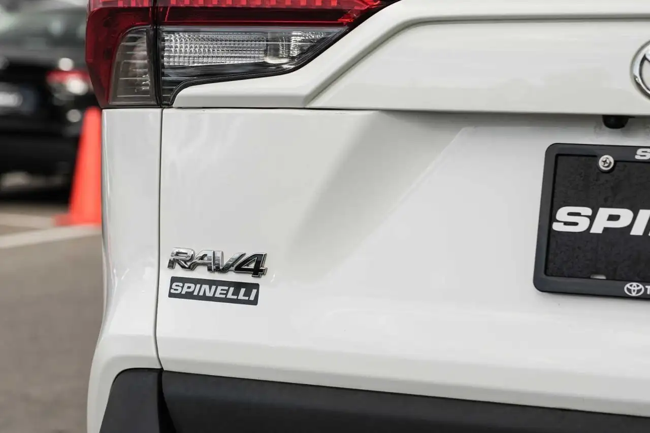 Toyota RAV 4 снимка Toyota RAV 4