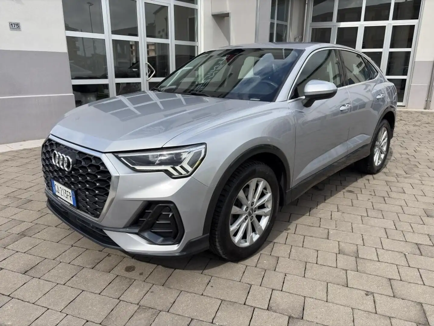 Audi Q3 SPORTBACK 2.0 TDI 150CV S tronic Business Plus Argento - 1