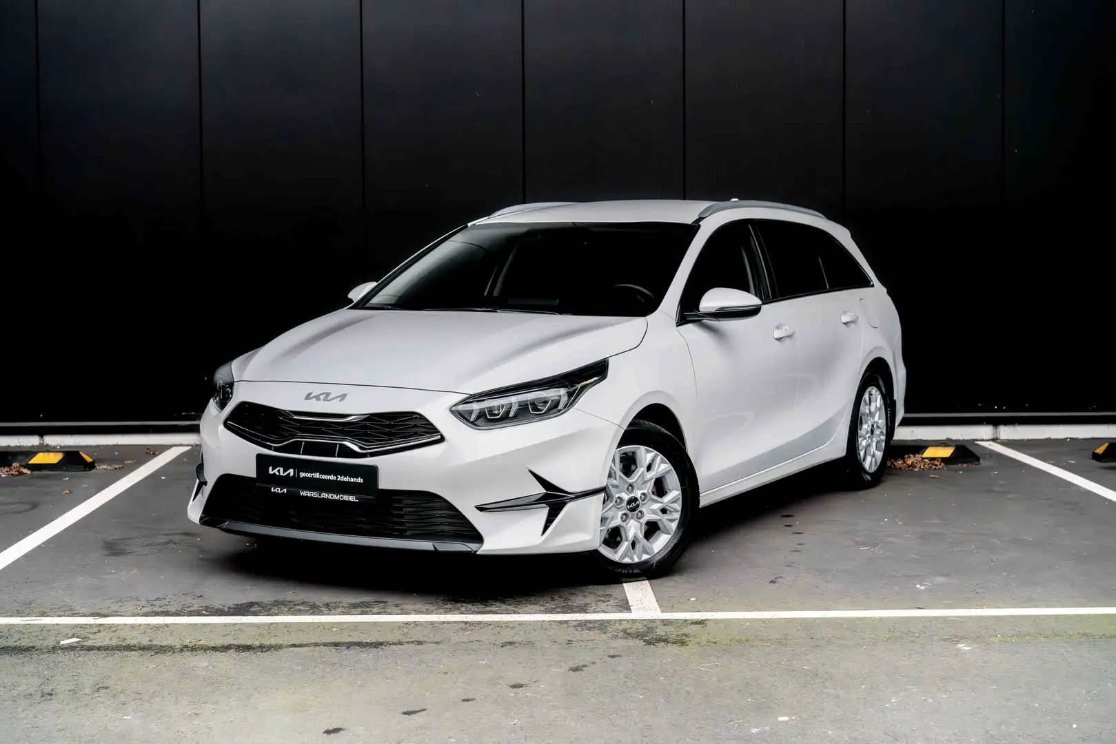 Kia Ceed SW / cee'd SW 1.5 T-GDI AUTOMAAT | LED | NAVI | ZETELVERWARMING Blanco - 1