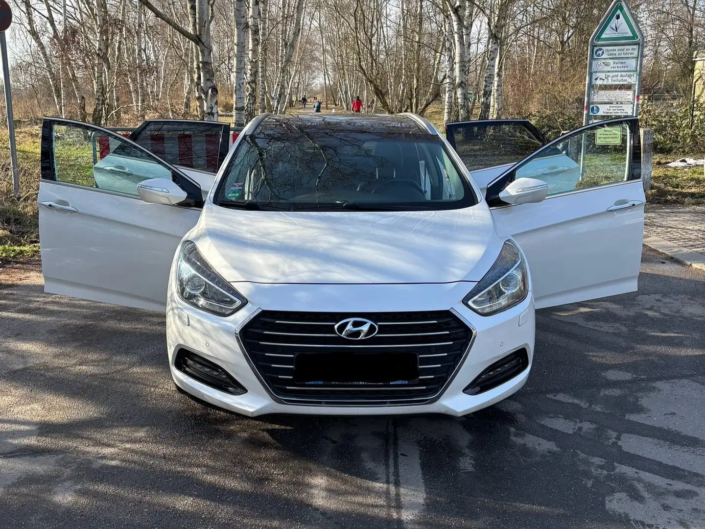 Hyundai i40 i40cw+Diesel+Kombi+blue+1.7+CRDi+Premium Weiß - 2
