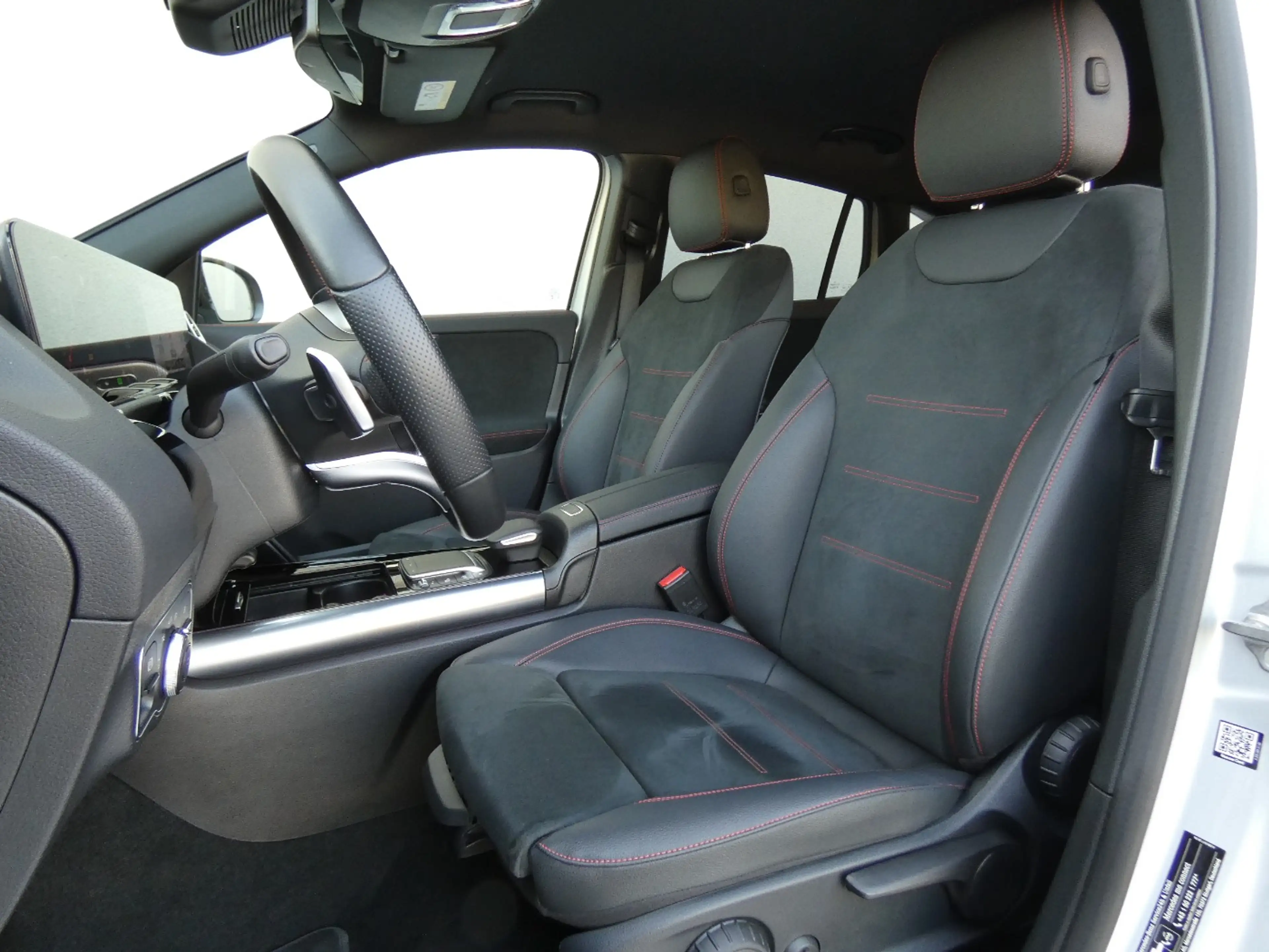 Mercedes-Benz EQA 250 66,5 kWh AMG AMG+MBUX+Night+Ambiente+AHK — photo 13