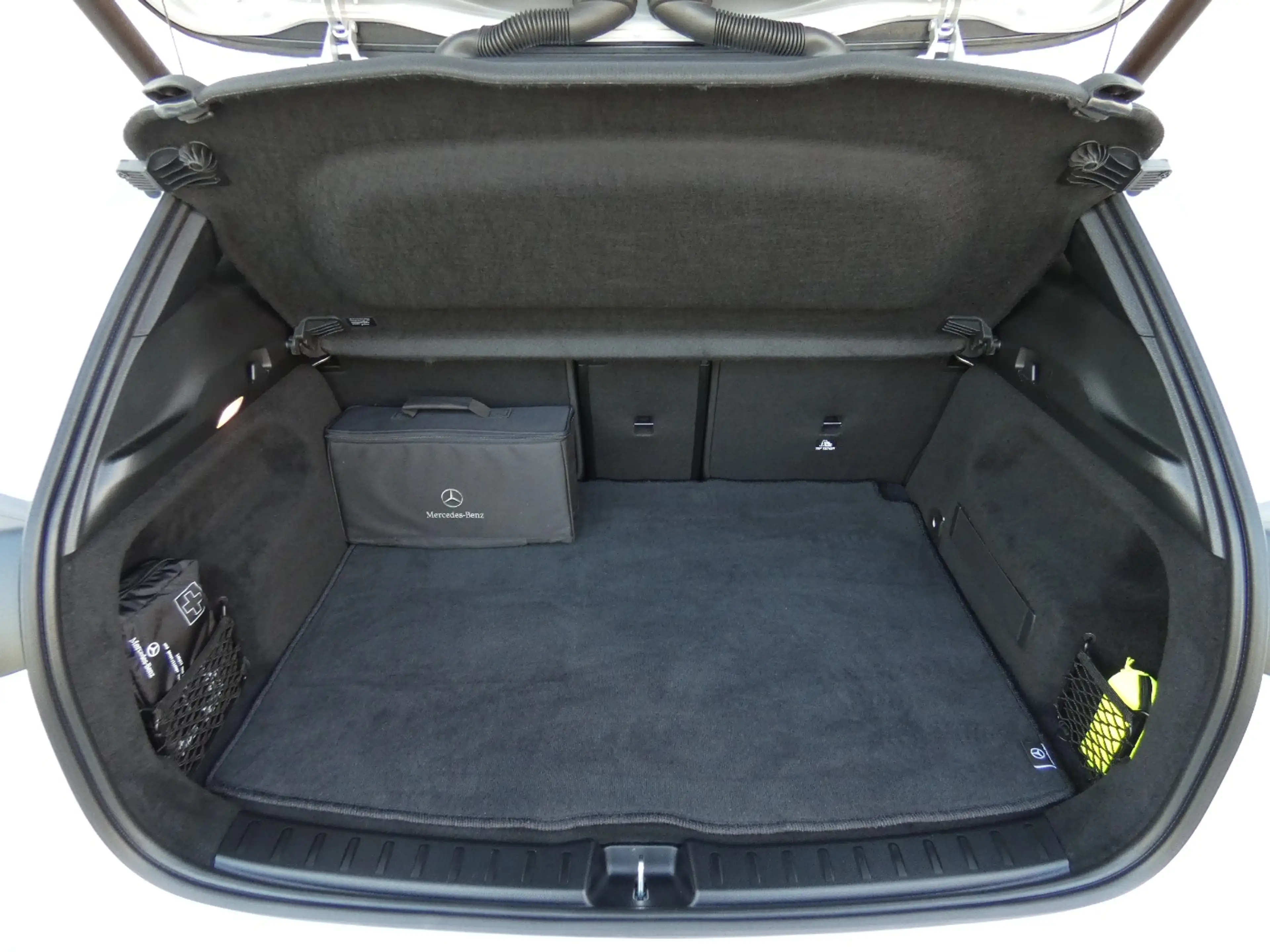 Mercedes-Benz EQA 250 66,5 kWh AMG AMG+MBUX+Night+Ambiente+AHK — photo 11