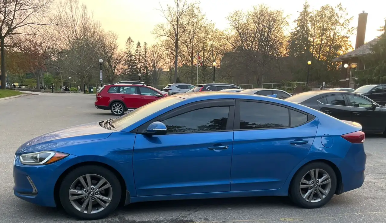 Hyundai ELANTRA снимка Hyundai ELANTRA