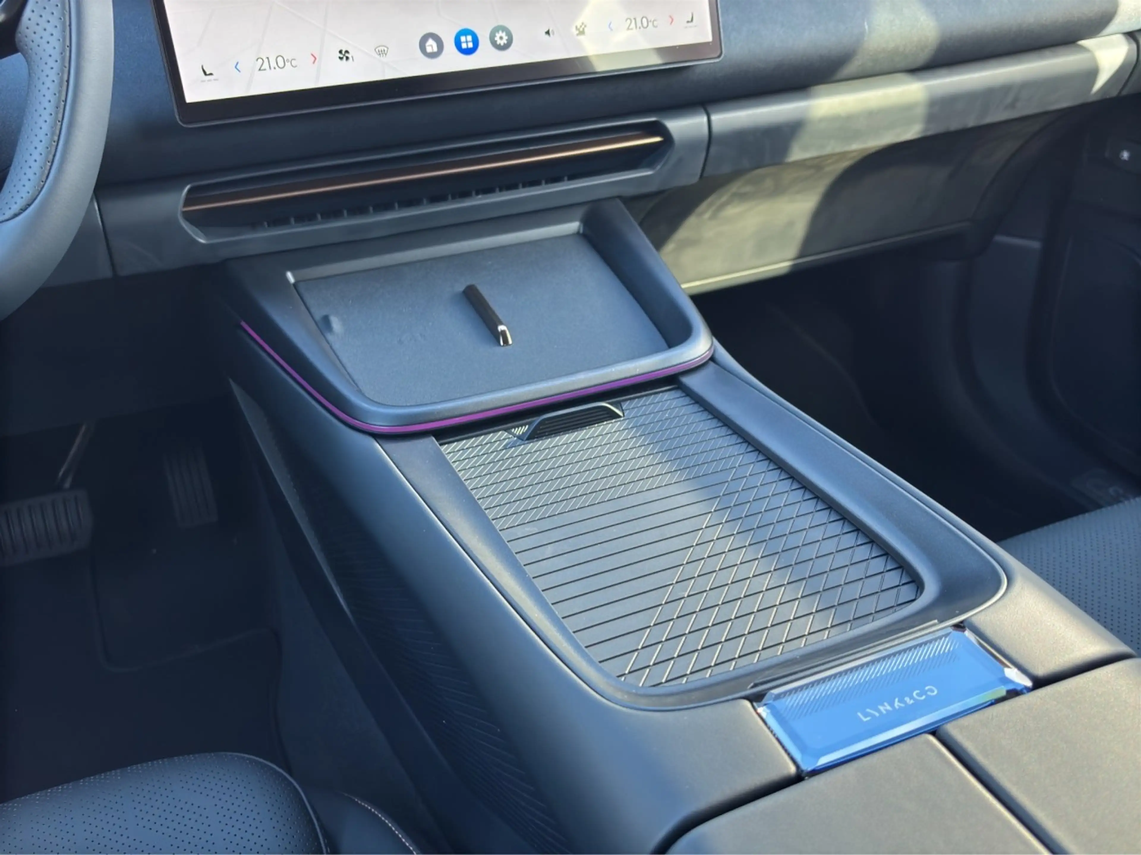 Lynk & Co 08 More Plug-In Hybrid / Pano / Matrix / 360Grad — photo 11