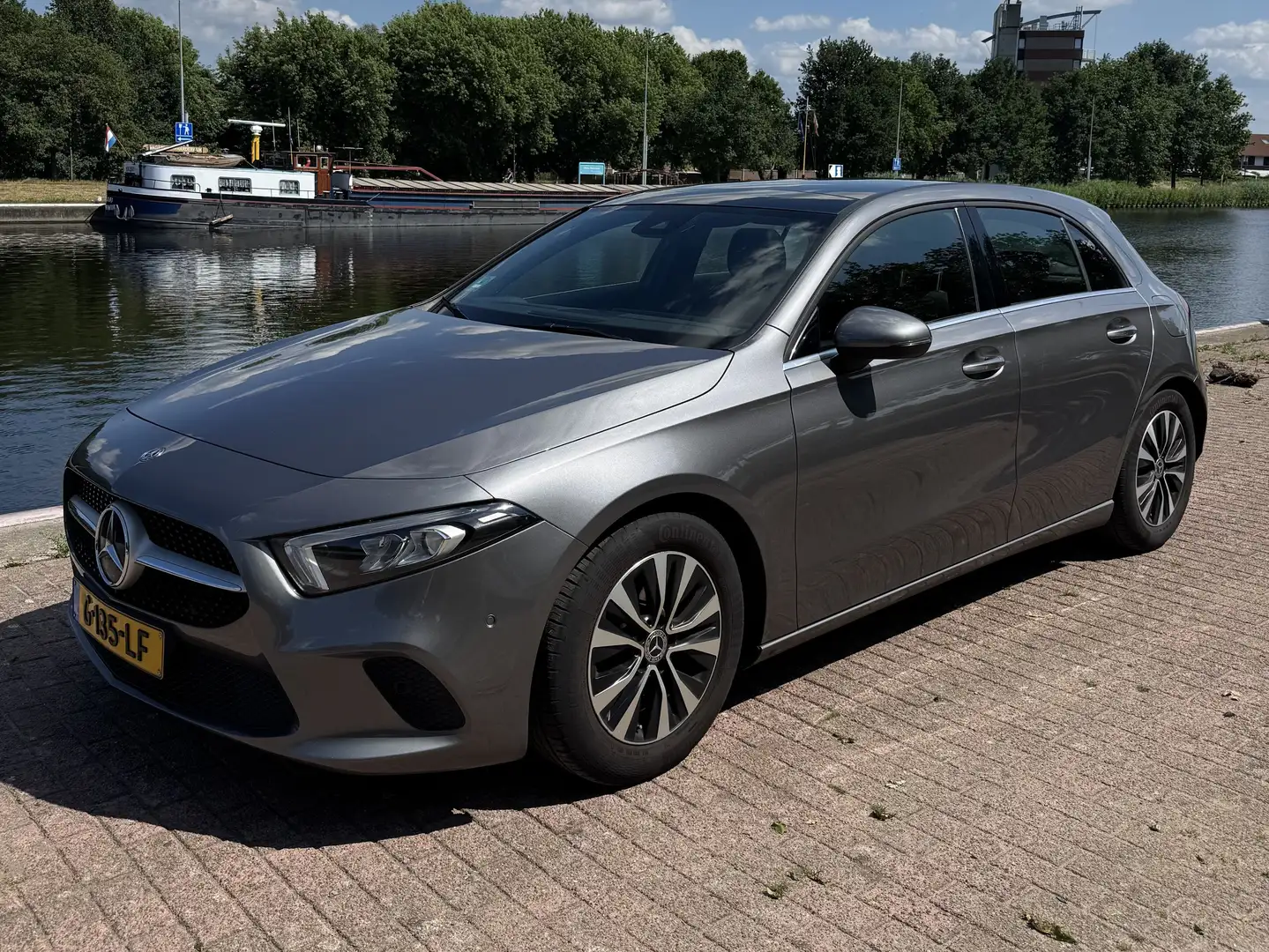 Mercedes-Benz A 180 | PANO | Ambient Lighting | MBUX | Stoelverwarming Grijs - 1