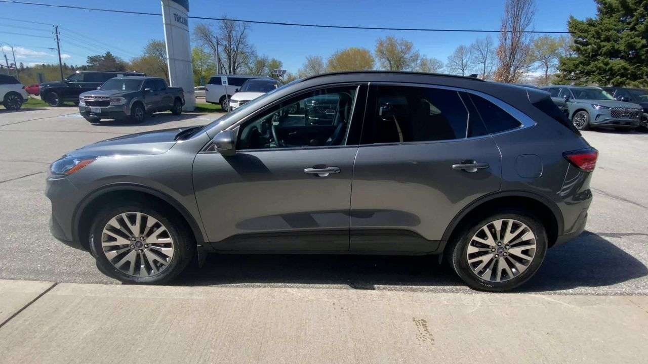 2022 Ford Escape Titanium AWD — снимка 1