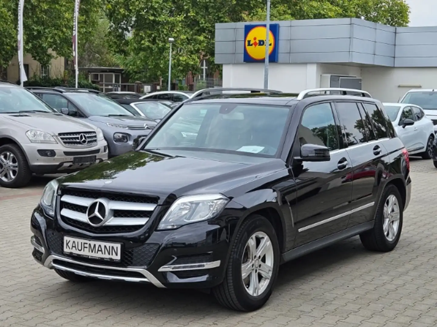 Mercedes-Benz GLK 250 El. Panodach Navi El. Heckklappe Klimaautom e-Sitz Noir - 1