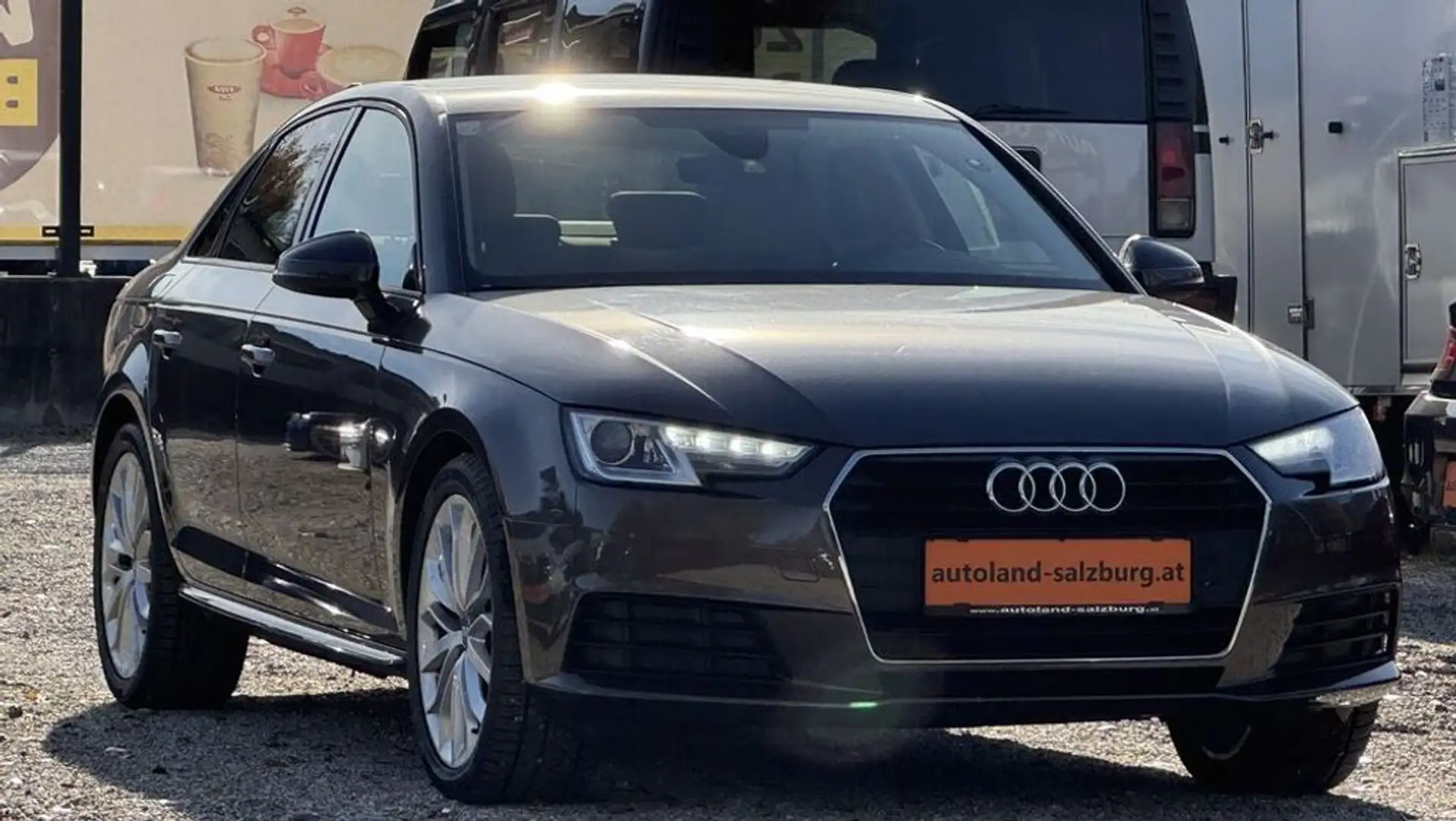 Audi A4 *Tempomat* ISOFIX* Service gepflegt*PDC* Braun - 1