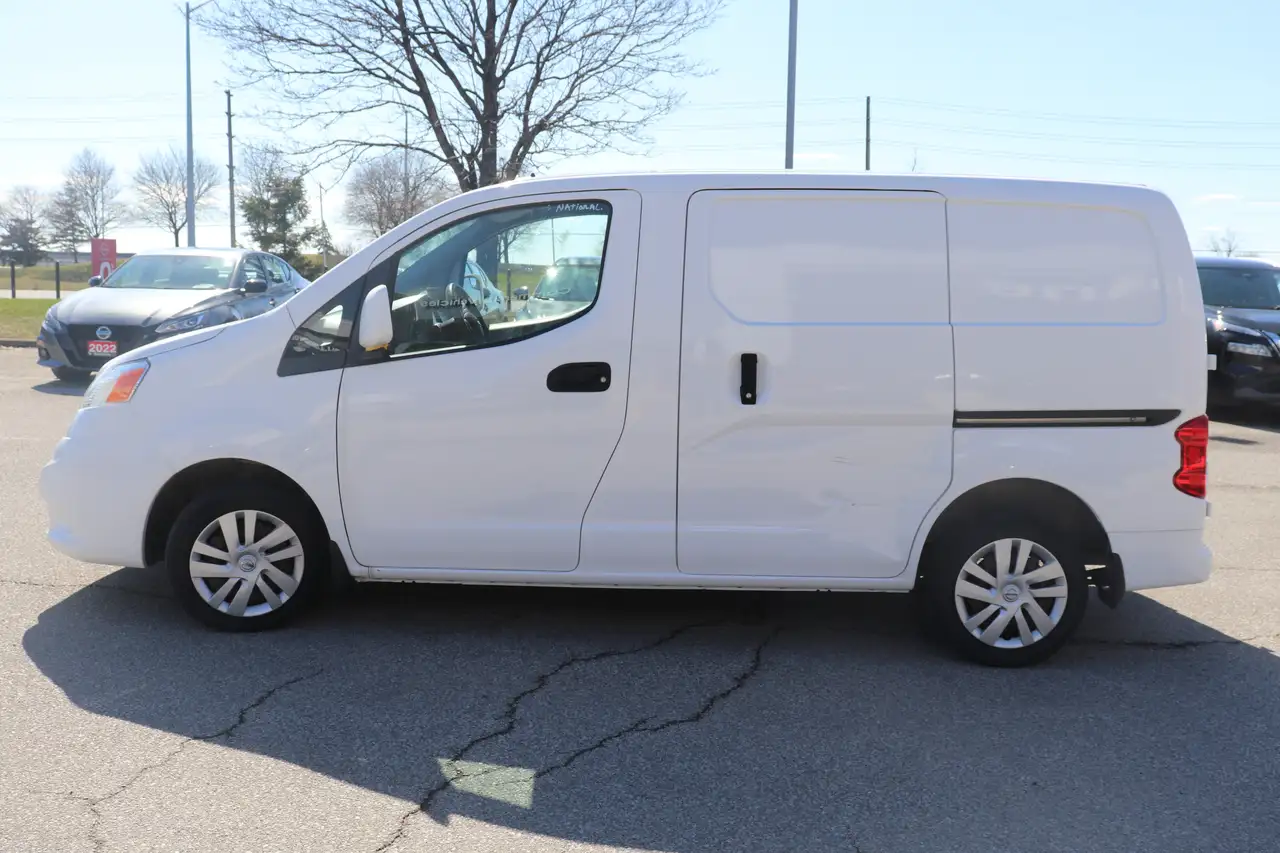 Nissan NV200 снимка Nissan NV200