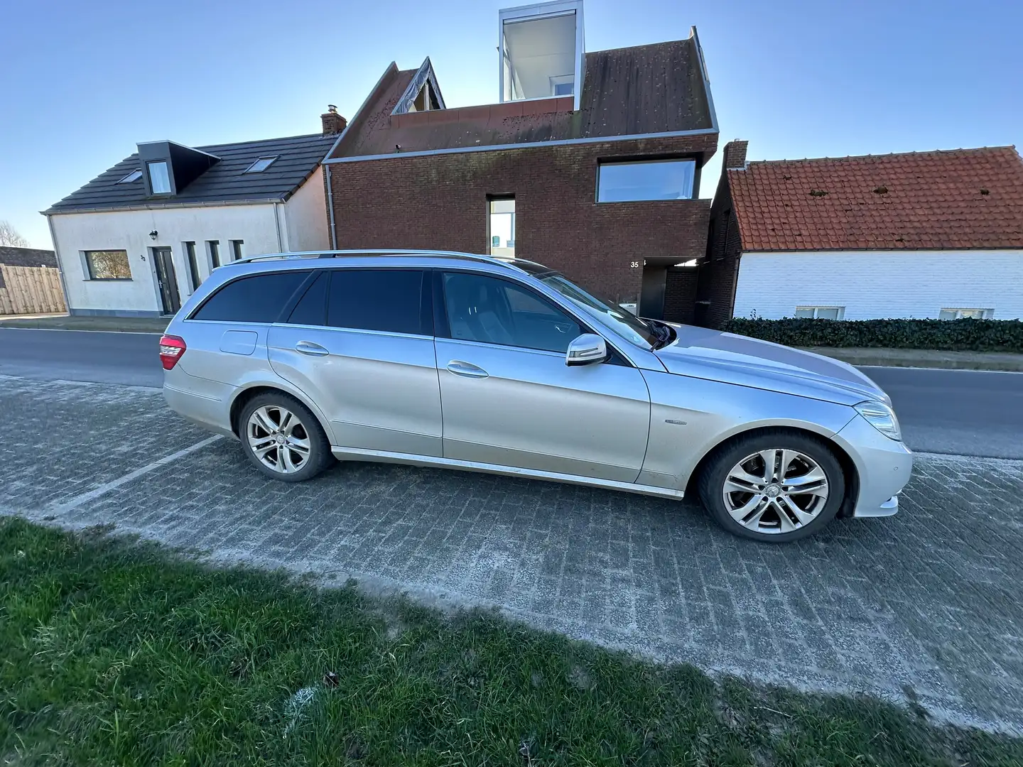 Mercedes-Benz E 220 CDI DPF BlueEFFICIENCY 7G-TRONIC Avantgarde Argent - 2