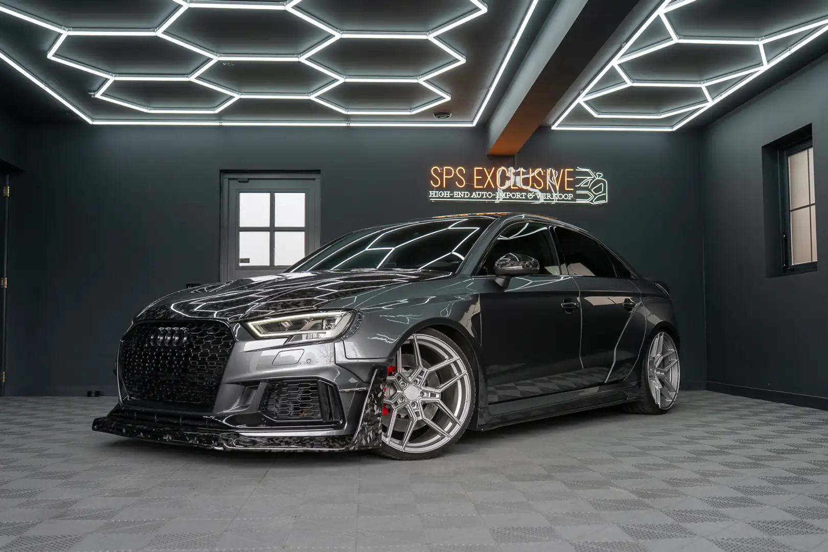 Audi RS3 A3 Limousine 2.5 TFSI quattro Widebody / TTE700 / Grijs - 1