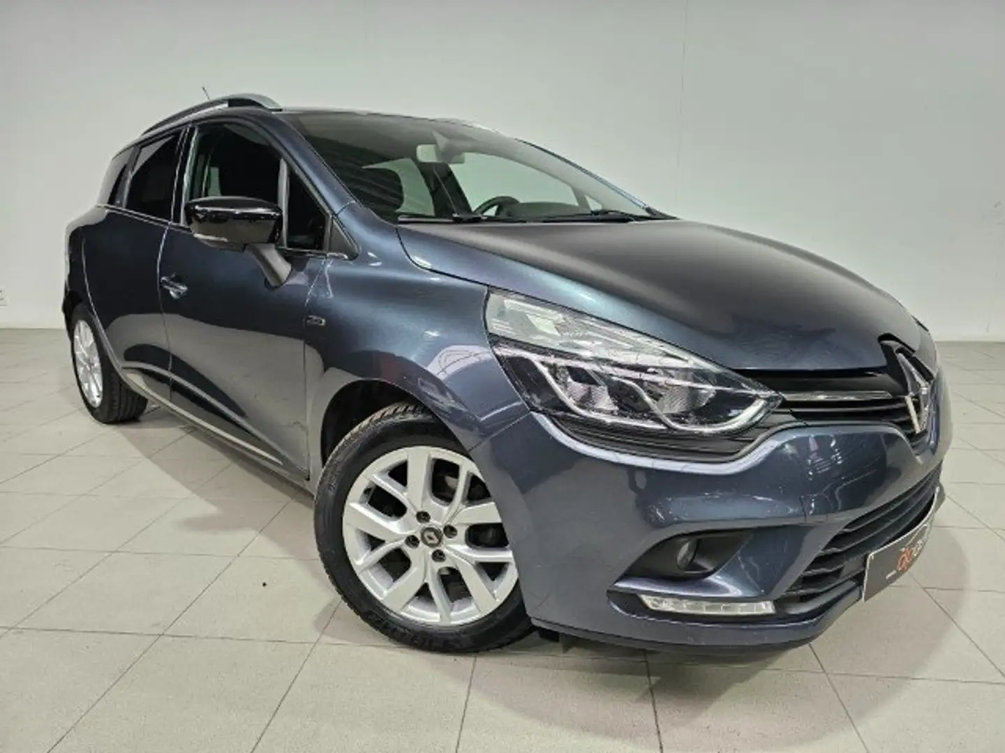 Renault Clio 0.9 TCe Cool Gris - 1