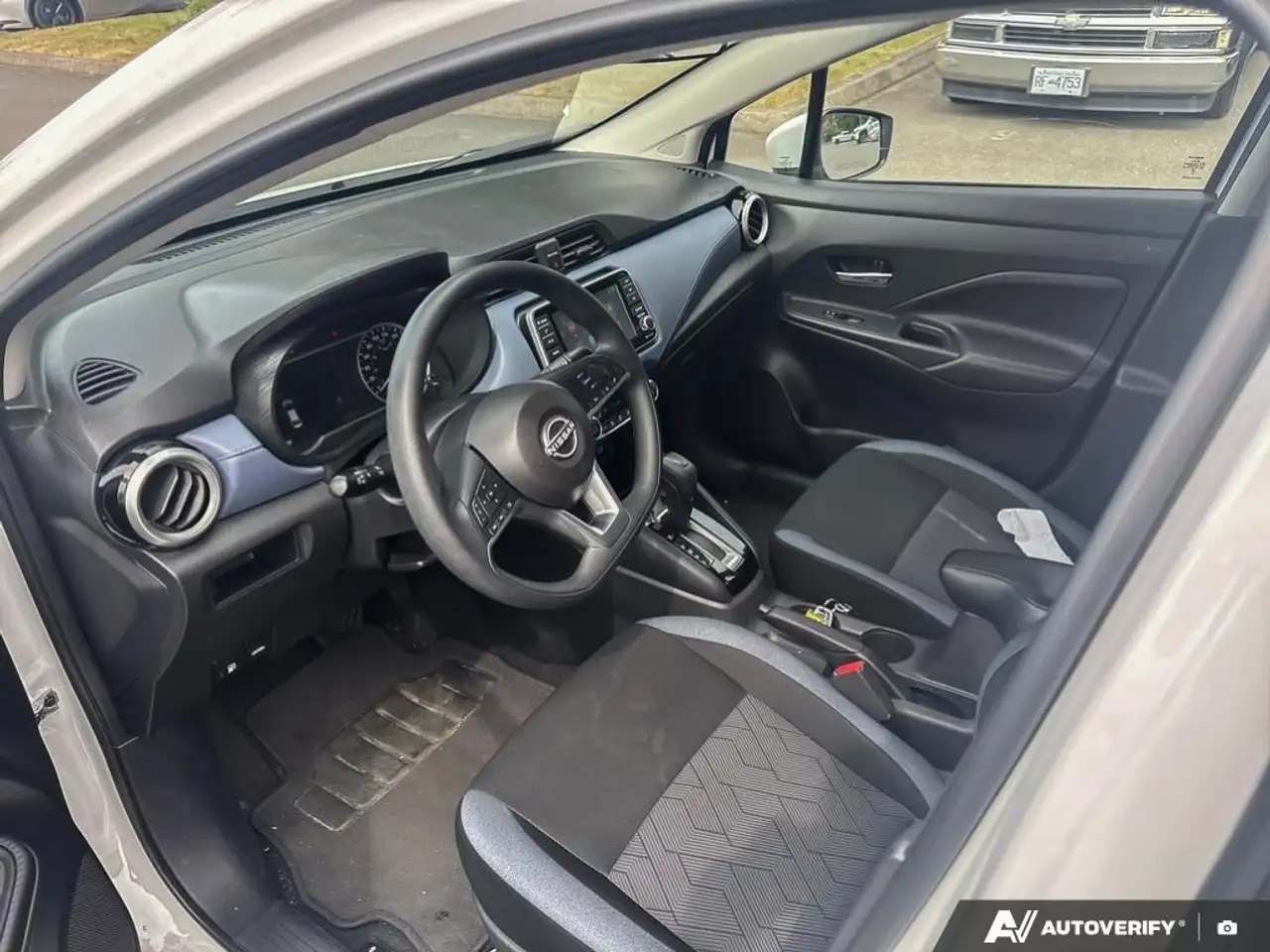 Nissan Versa снимка Nissan Versa