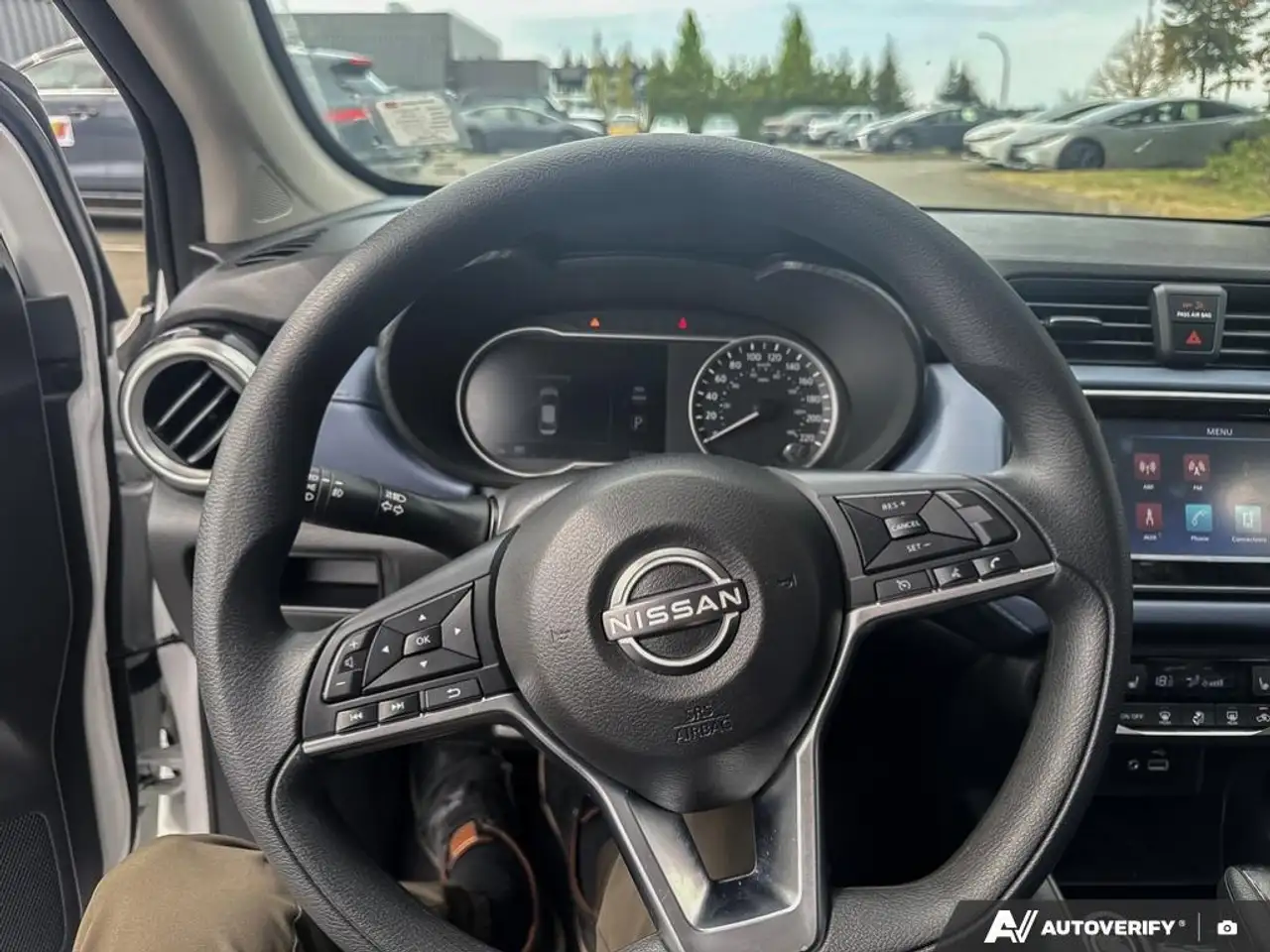 Nissan Versa снимка Nissan Versa