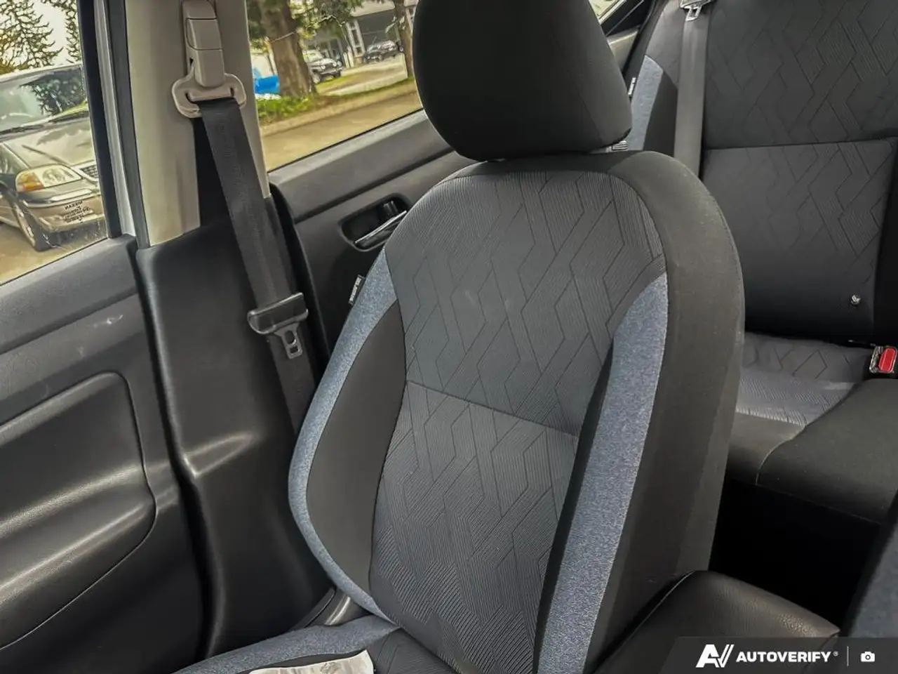 Nissan Versa снимка Nissan Versa