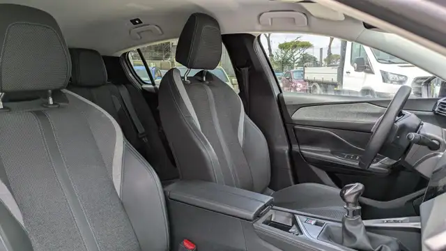 Peugeot 308 view 12