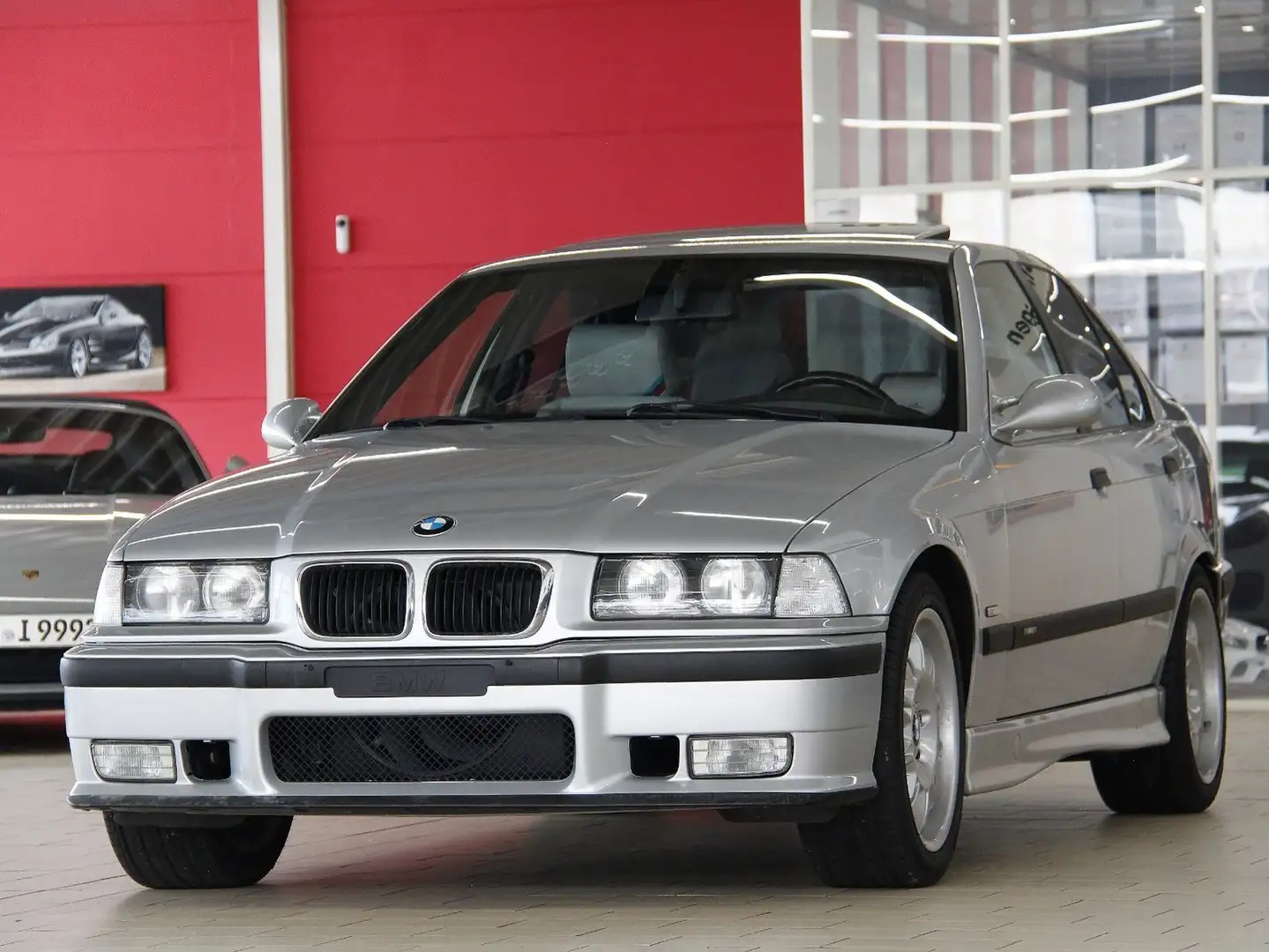 BMW M3 3.2 E36 AUTOMATiK *H&K*LEDER*KLiMA*SSD*17 Plateado - 1