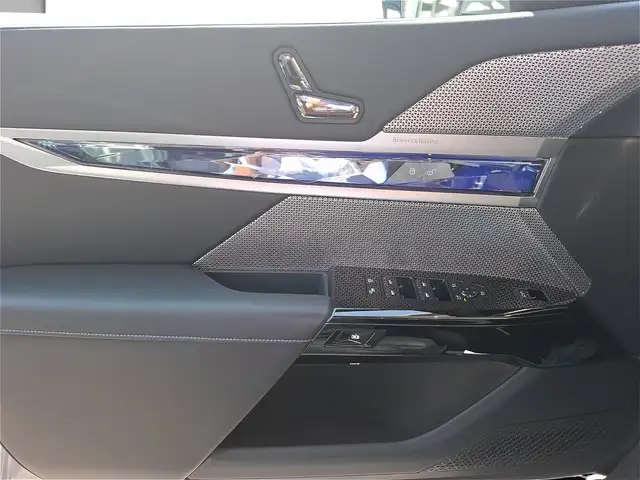 BMW 750 e xDrive (G70) Ansicht 11