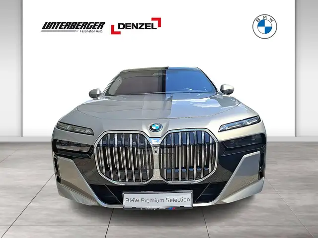 BMW 750 e xDrive (G70) Ansicht 2