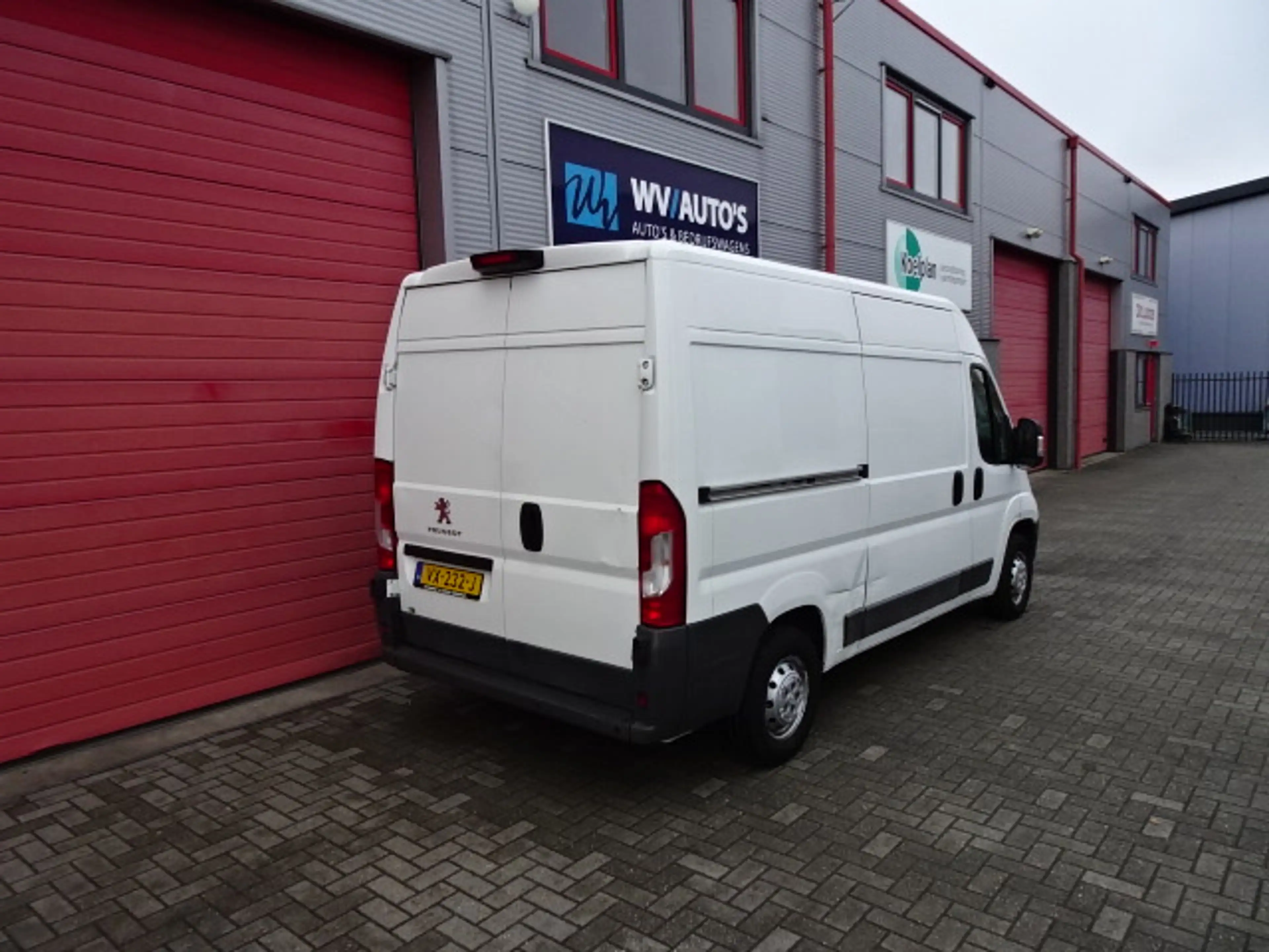 Peugeot Boxer 330 2.0 BlueHDI L2H2 Premium Pack 2 x schuifdeur — photo 2