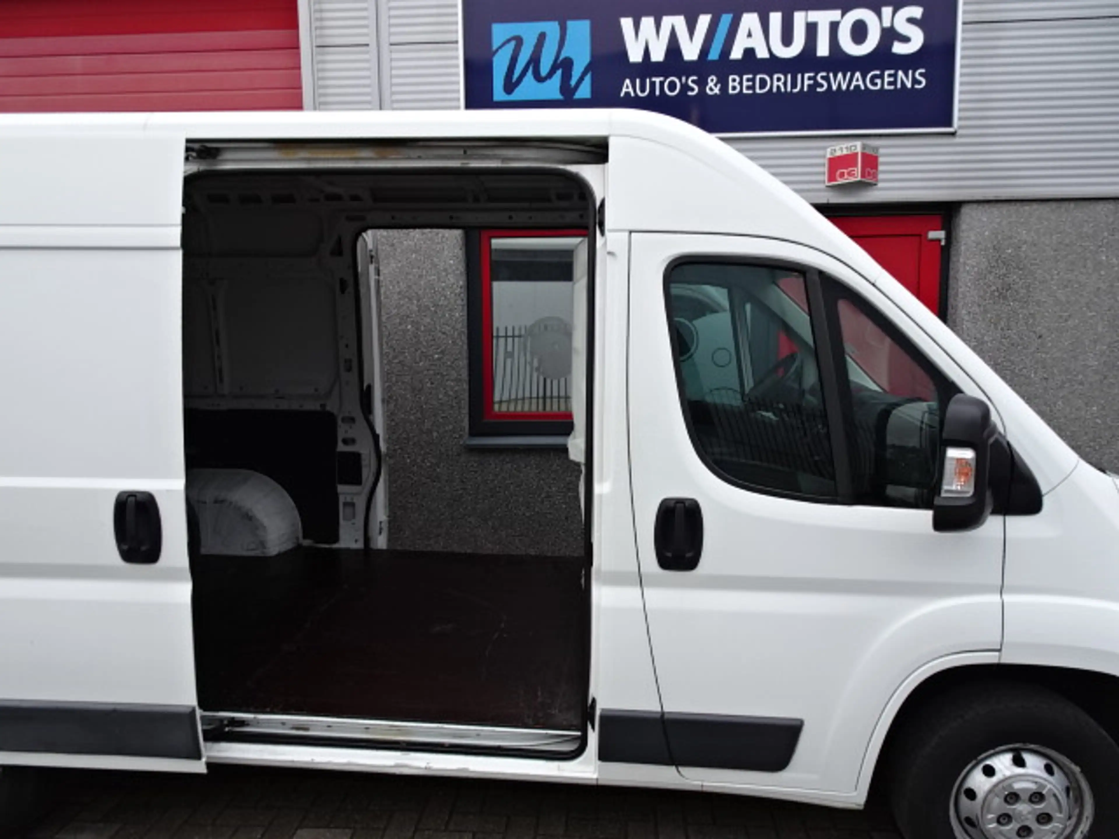 Peugeot Boxer 330 2.0 BlueHDI L2H2 Premium Pack 2 x schuifdeur — photo 4