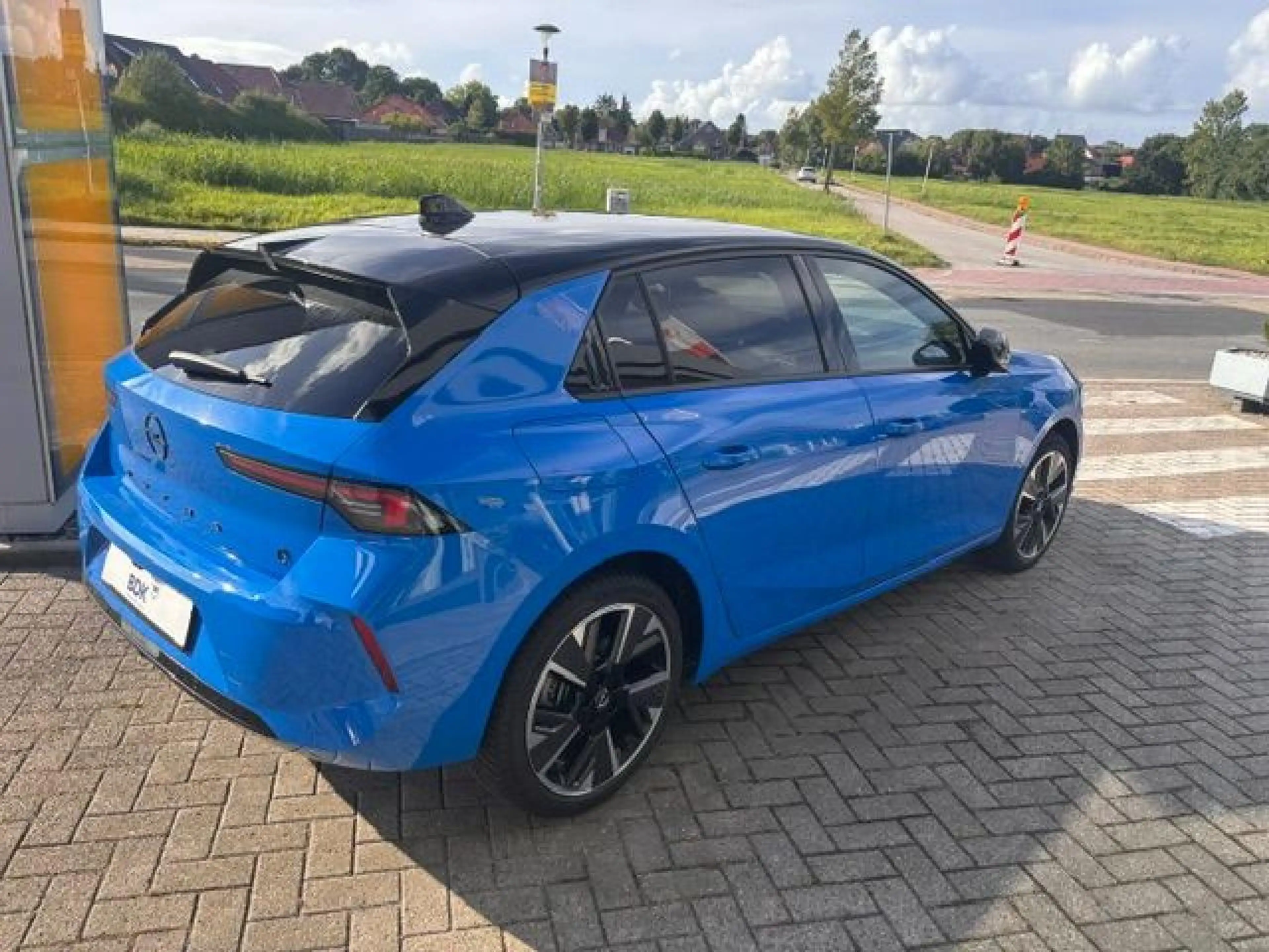 Opel Astra Electric GS — photo 4