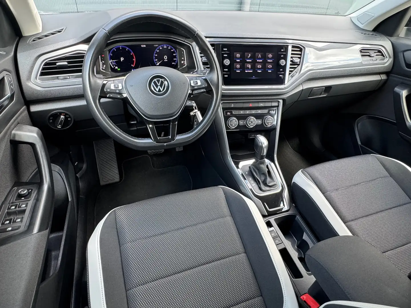 Volkswagen T-Roc 1.5 TSI * Lineassistent * Visueel Cockpit * AppleC Bílá - 2