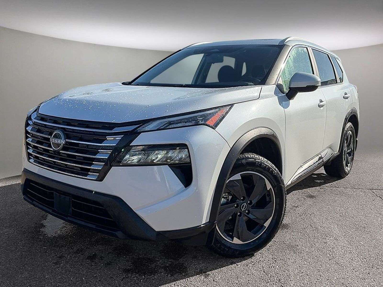 2026 Nissan Rogue SV Moonroof: AWD/APPLE CARPLAY/POWER LIFTGATE/HEATED SEATS AND STEERING