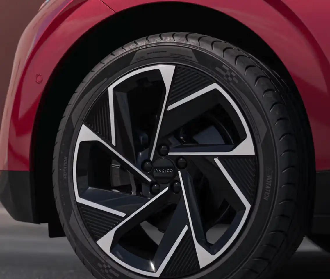 Lynk & Co 02