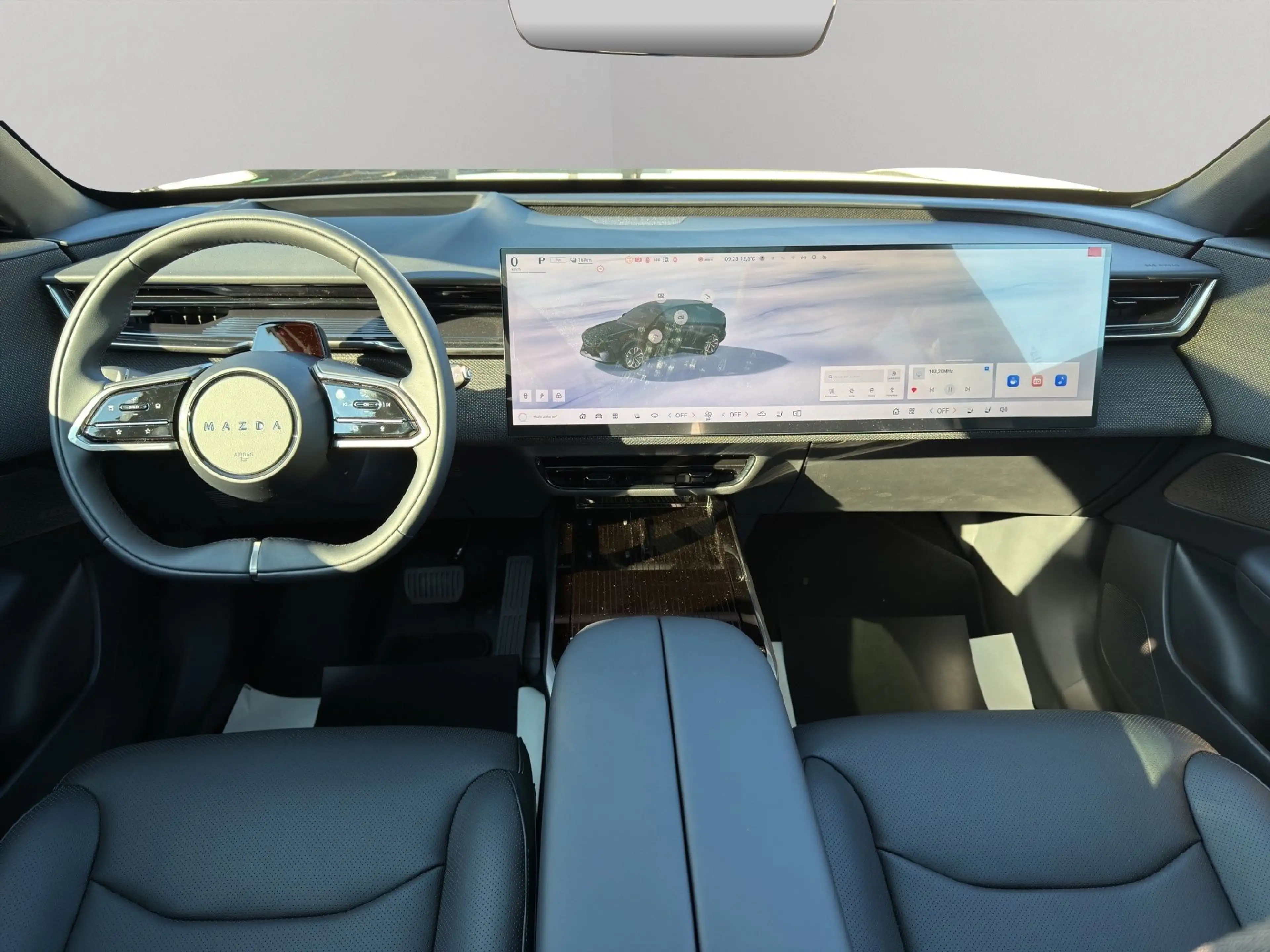 Mazda CX-6e EV Takumi — photo 15