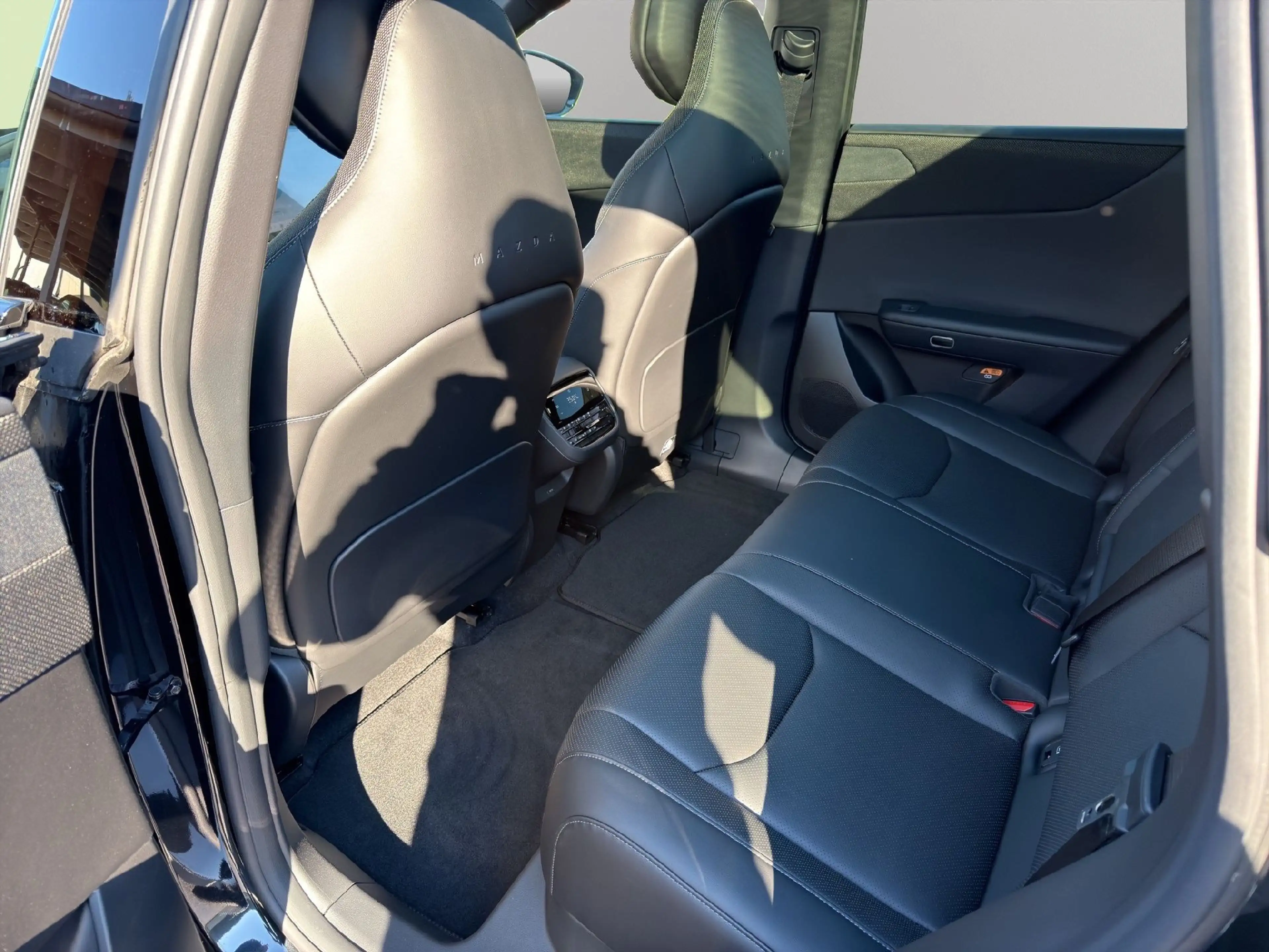Mazda CX-6e EV Takumi — photo 13