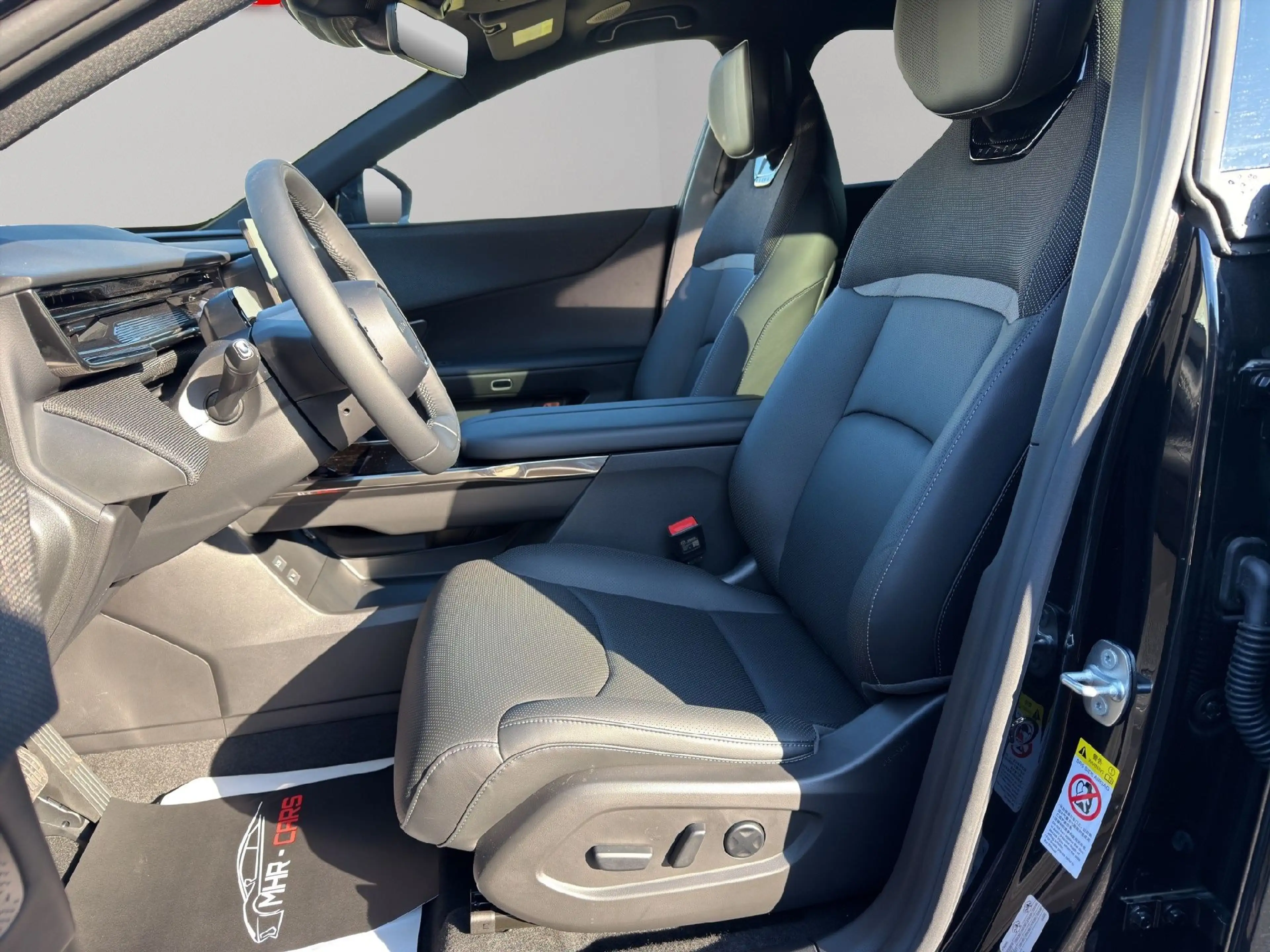 Mazda CX-6e EV Takumi — photo 11