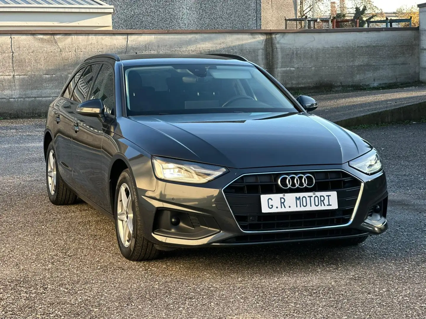 Audi A4 A4 V 2019 Avant 30 2.0 tdi mhev 136cv s-tronic Grigio - 1