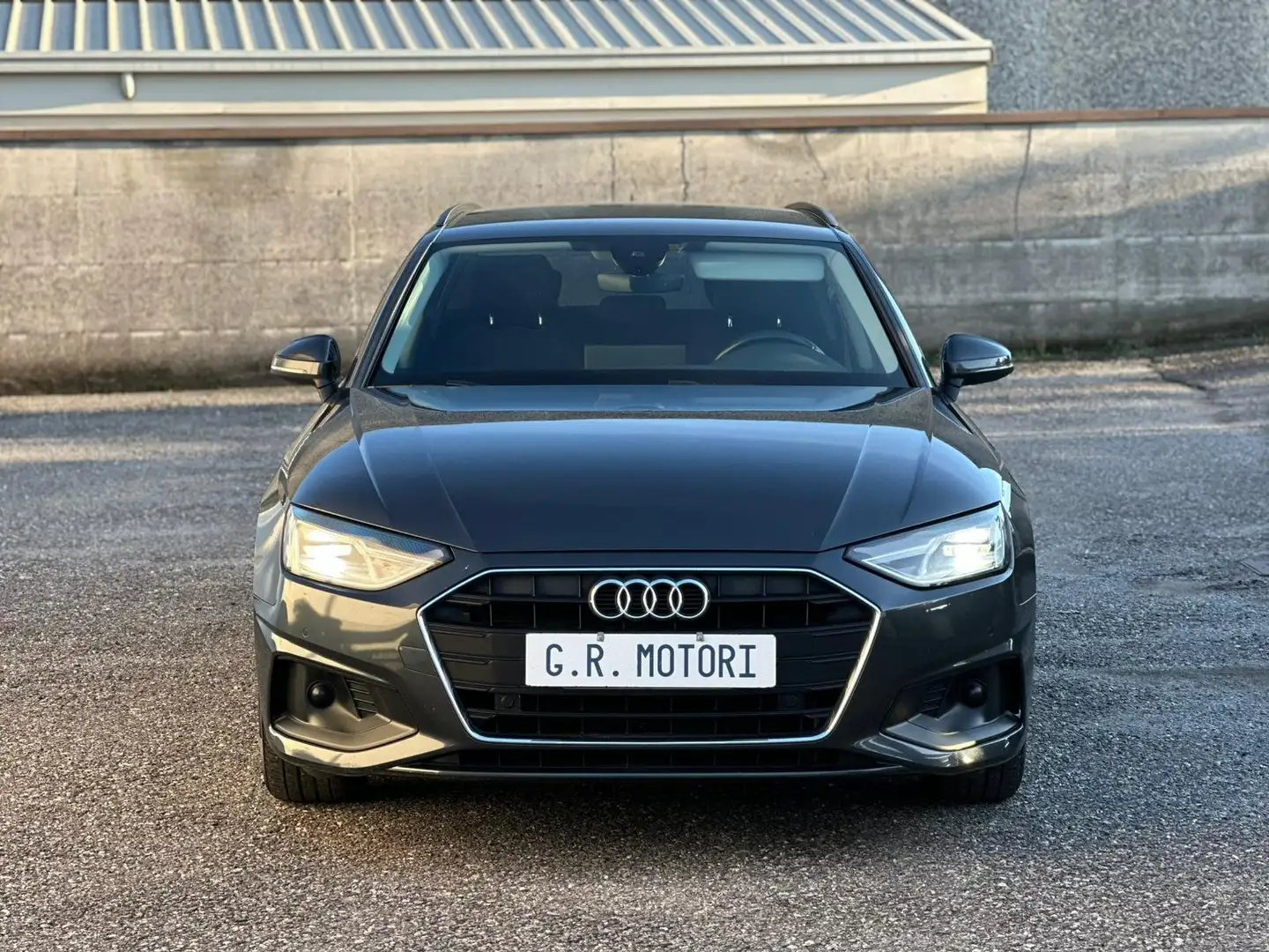 Audi A4 A4 V 2019 Avant 30 2.0 tdi mhev 136cv s-tronic Grigio - 2