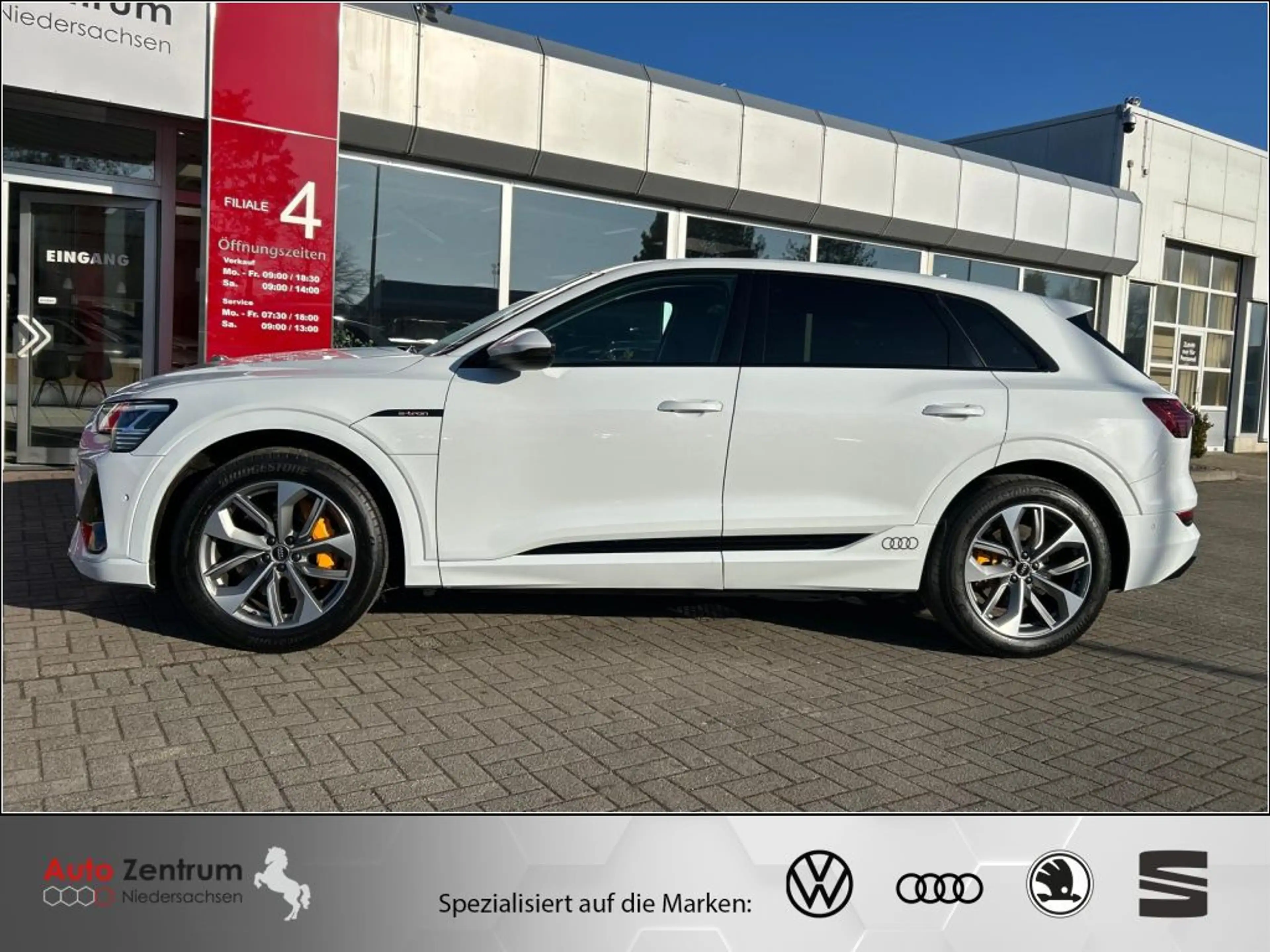 Audi e-tron 55 quattro S-LINE **AZN-Förderung** Bat-ZERTIFIKAT — photo 11