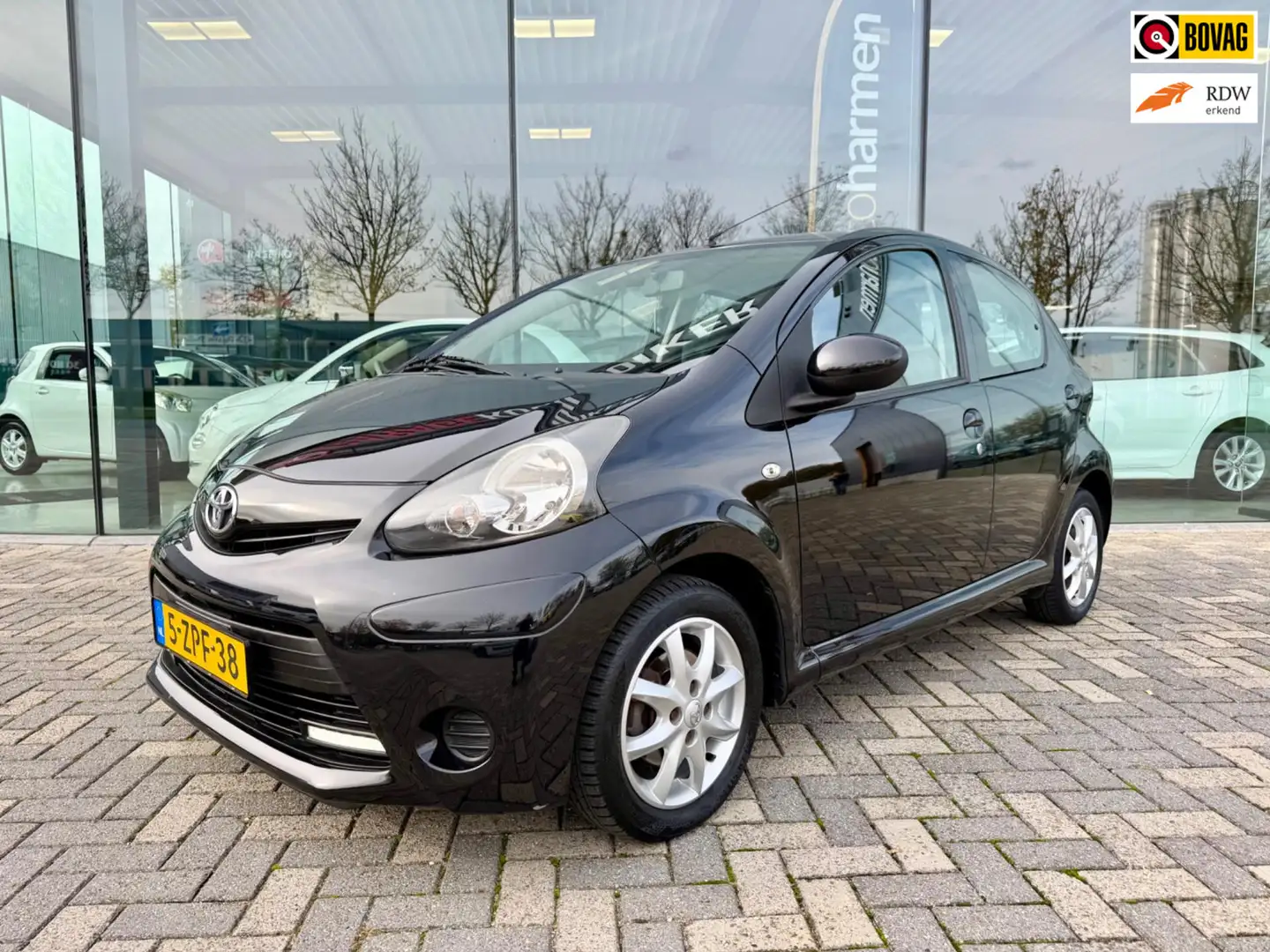 Toyota Aygo 1.0 VVT-i Dynamic 5-deurs, Airco Noir - 1
