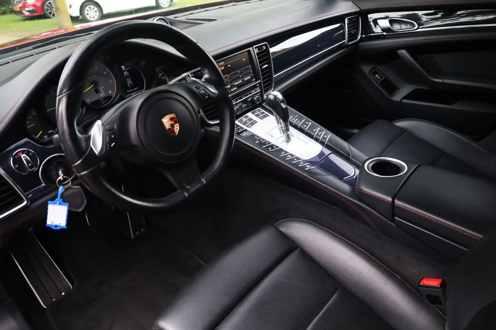 Porsche Panamera 3.0 S E-Hybrid Aut. | Uniek | GTS UITGEVOERD | FUL Rood - 2
