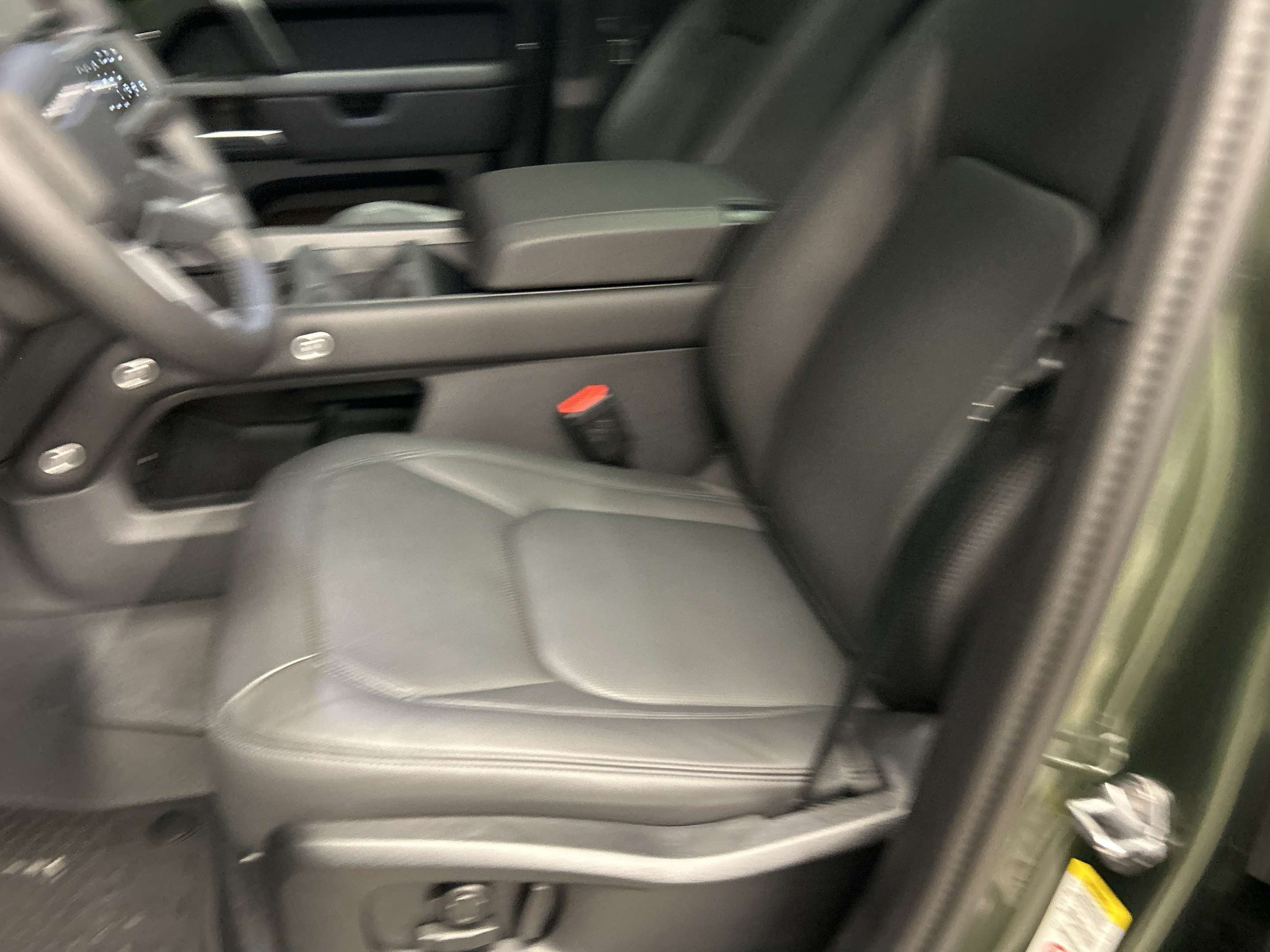 2026 Land Rover Defender X-Dynamic SE thumb 10