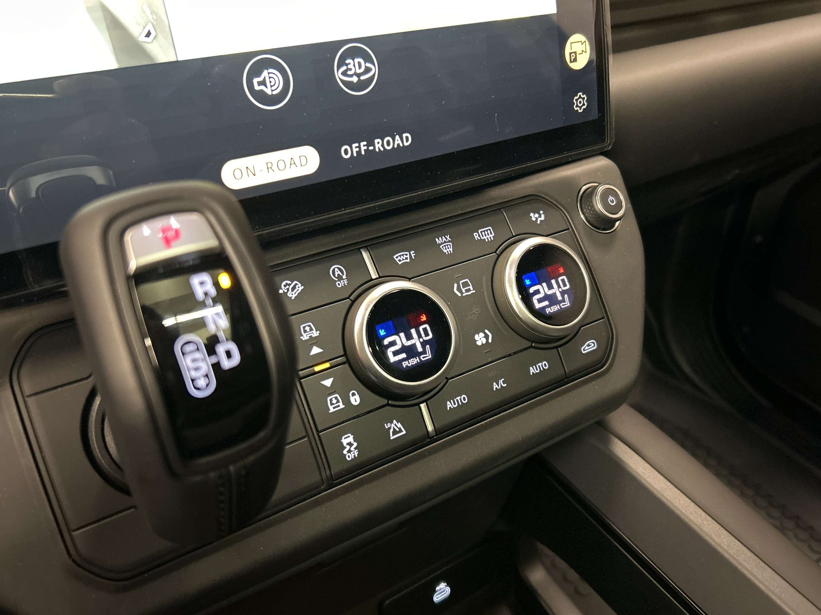 2026 Land Rover Defender X-Dynamic SE thumb 19