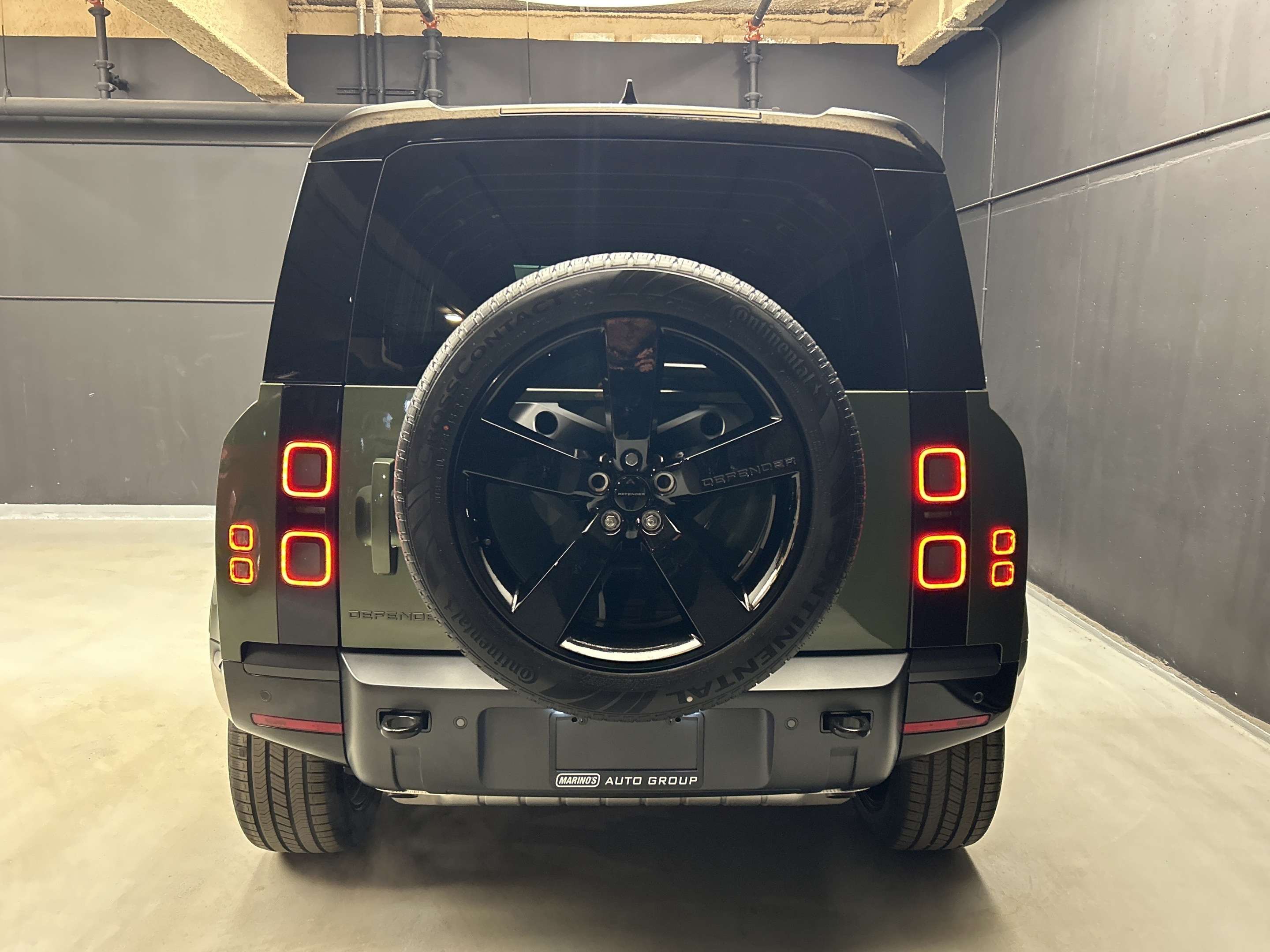 2026 Land Rover Defender X-Dynamic SE thumb 6