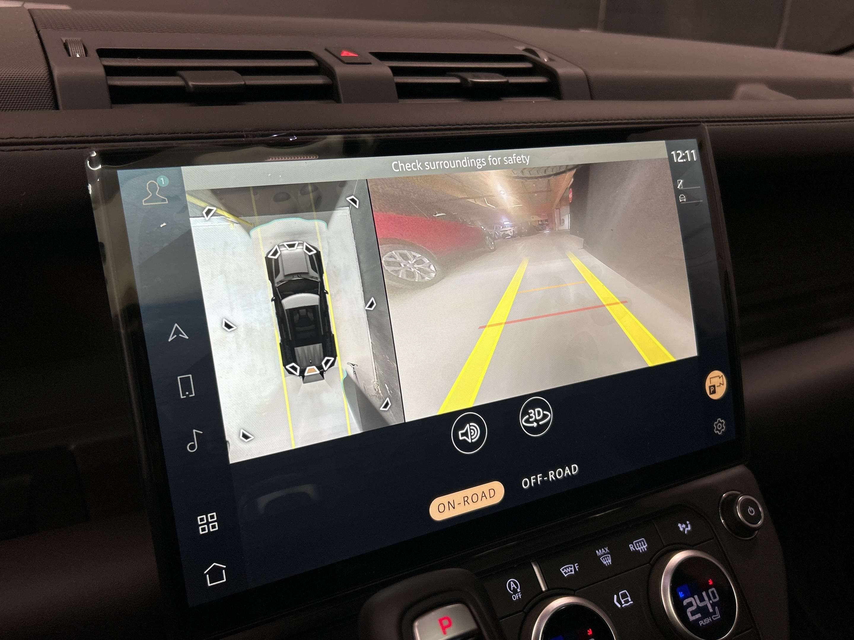 2026 Land Rover Defender X-Dynamic SE thumb 18