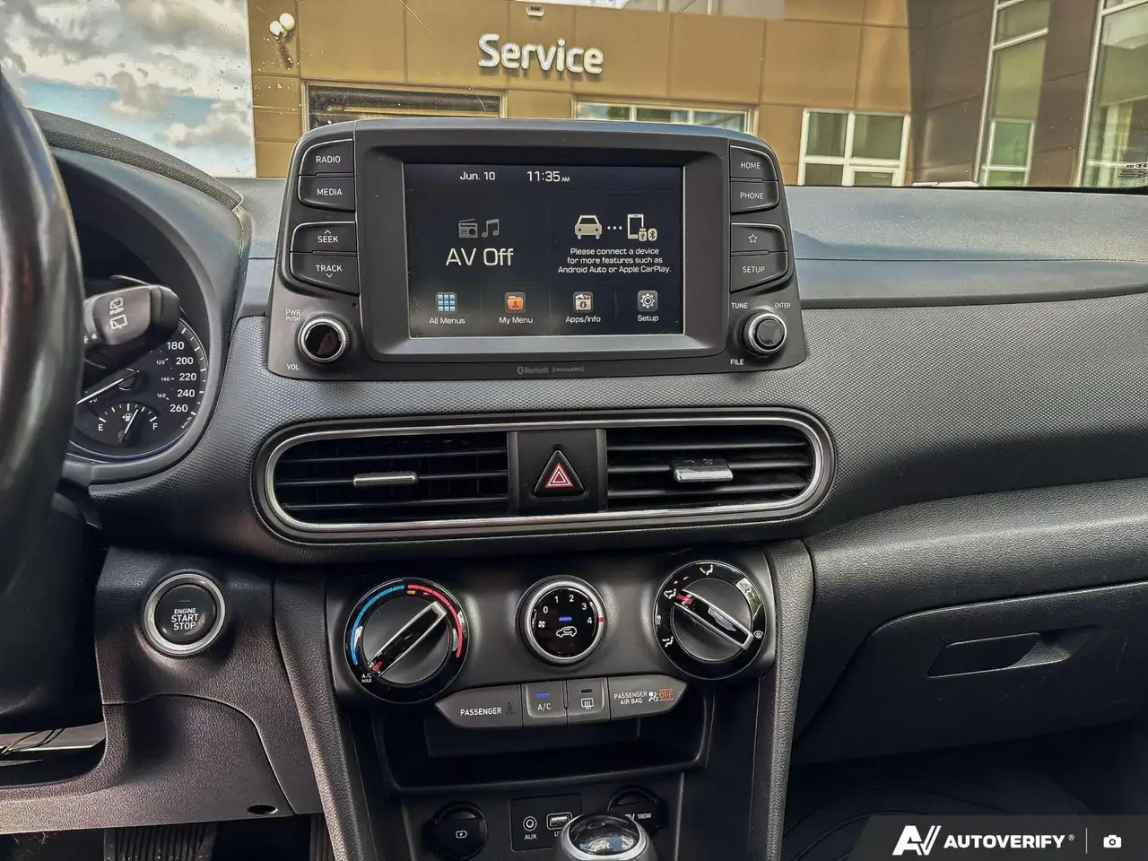 Hyundai KONA снимка Hyundai KONA