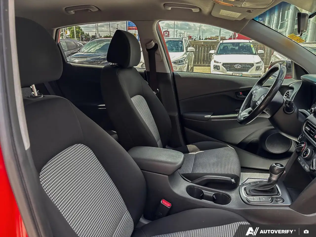 Hyundai KONA снимка Hyundai KONA