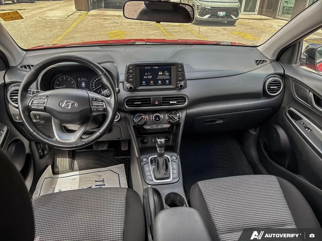 Hyundai KONA снимка Hyundai KONA