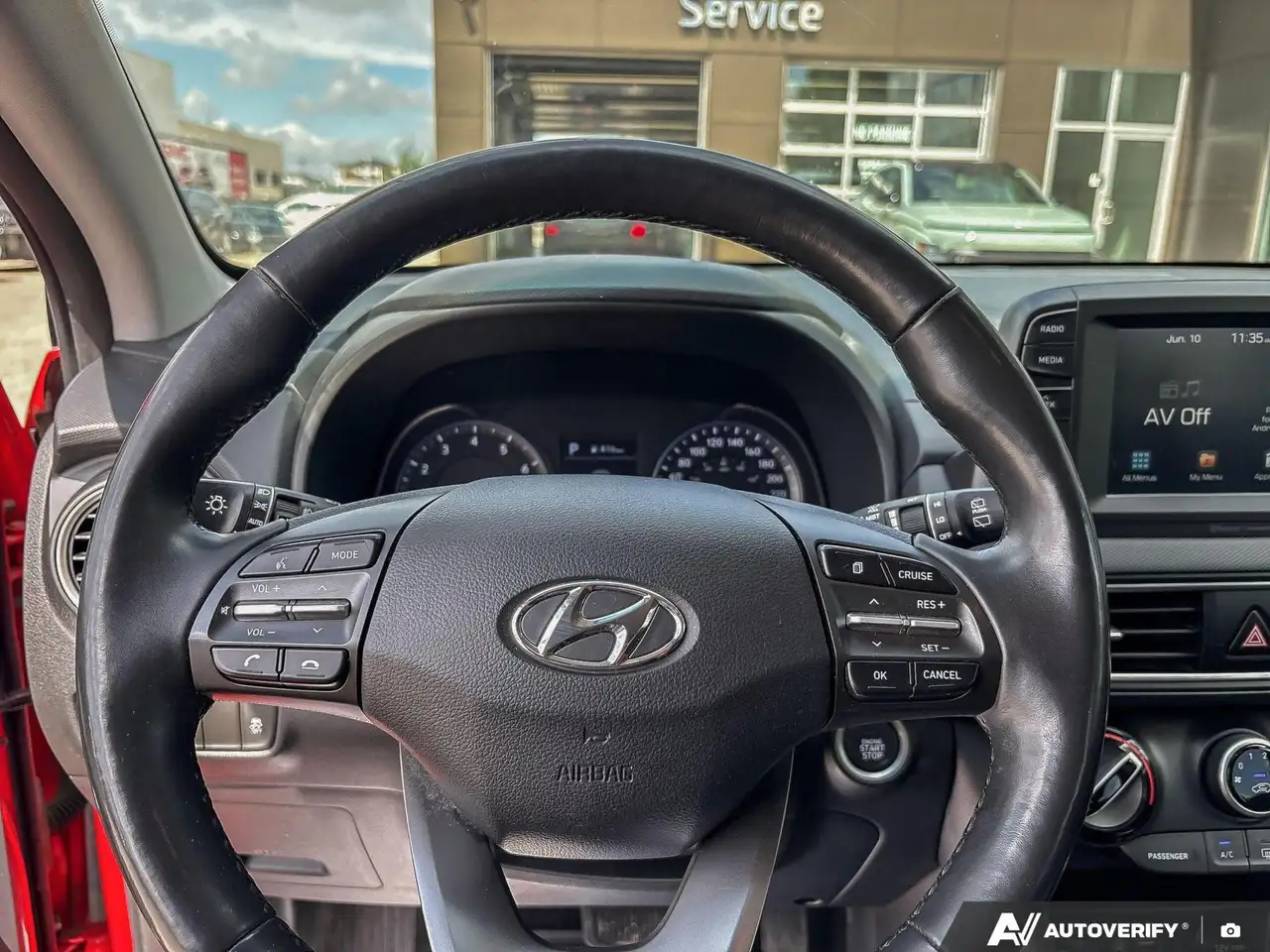 Hyundai KONA снимка Hyundai KONA