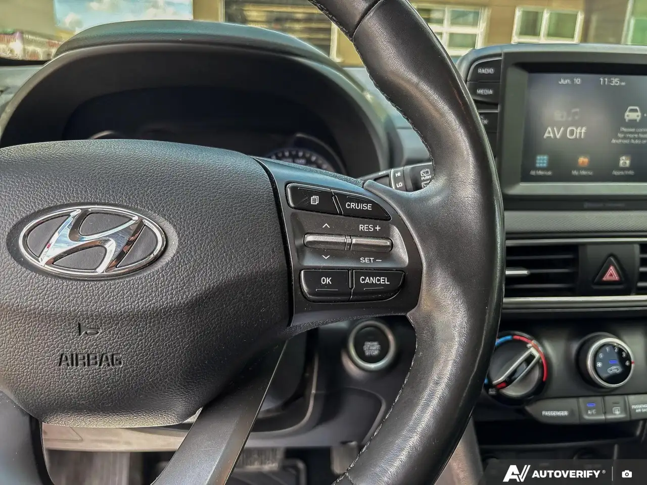 Hyundai KONA снимка Hyundai KONA