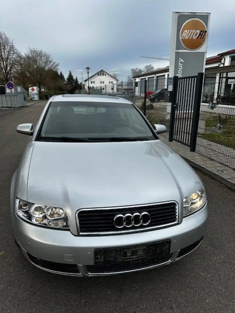 Audi A4 1.8 T Grau - 1