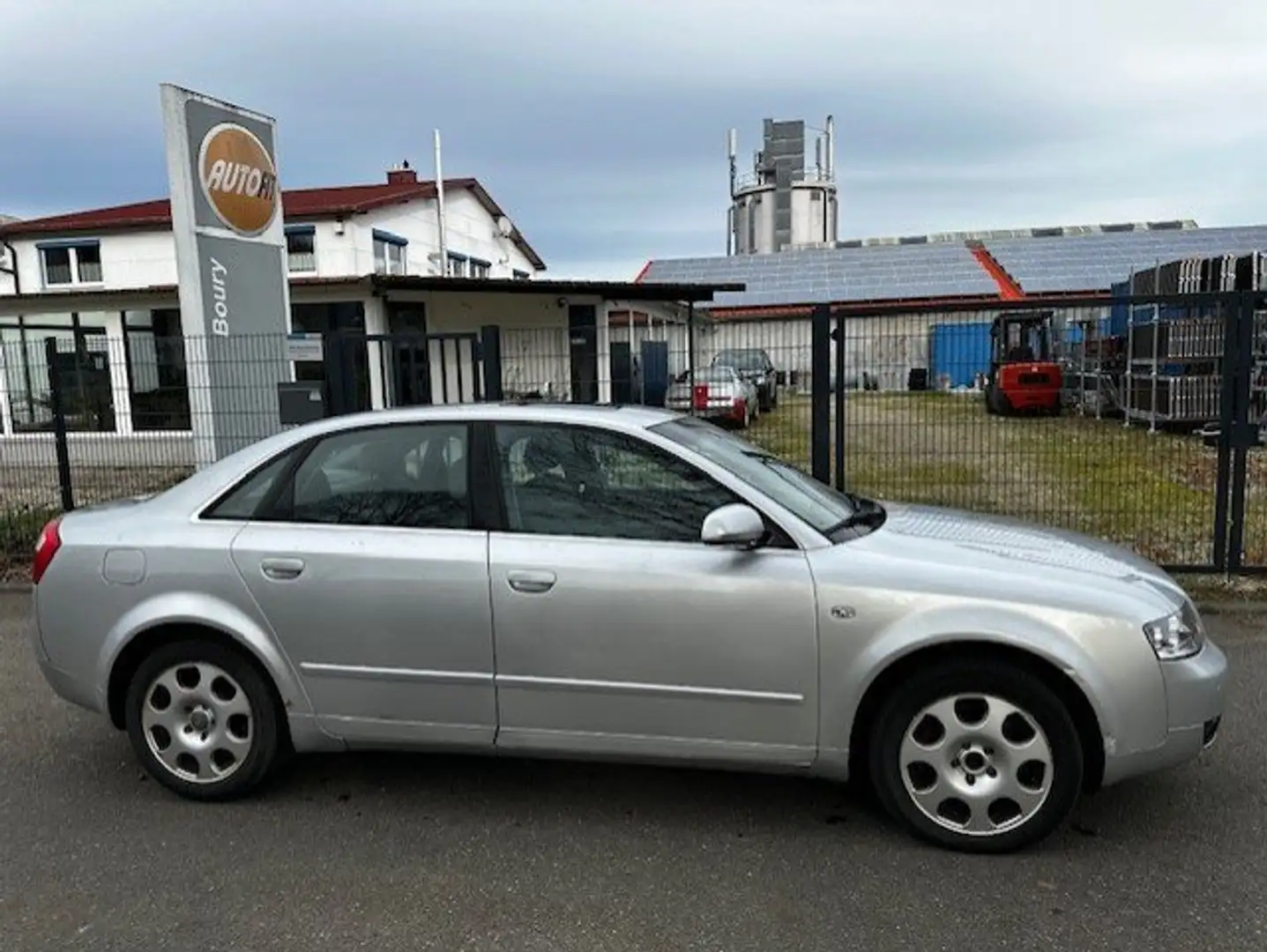 Audi A4 1.8 T Grau - 2
