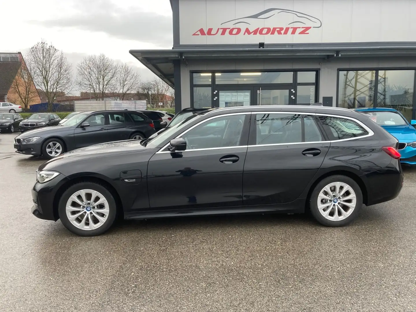 BMW 320 e xDrive *Individual*LED*DAB* Schwarz - 1